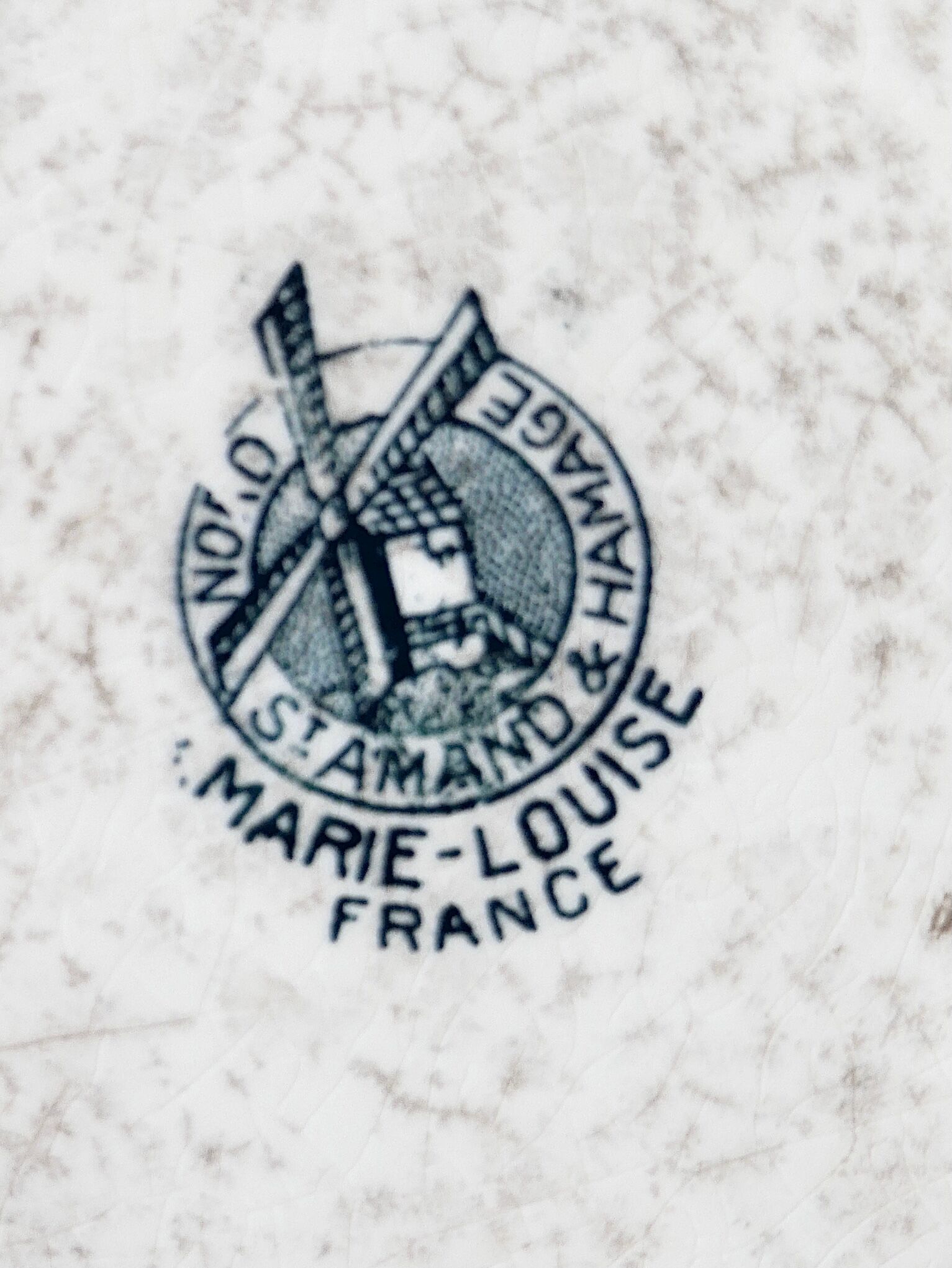 Serving dish iron land St Amand