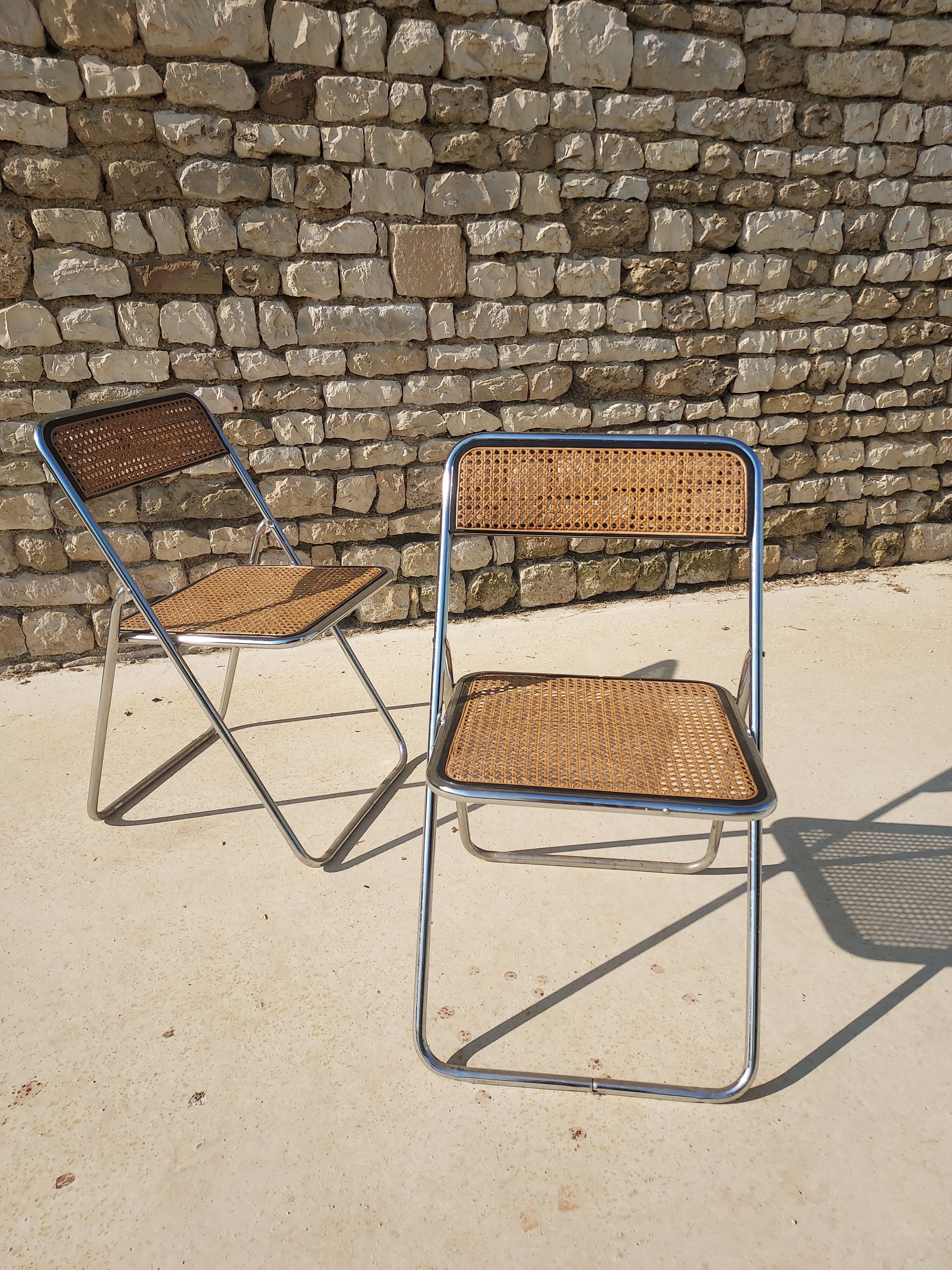 Canned folding chairs