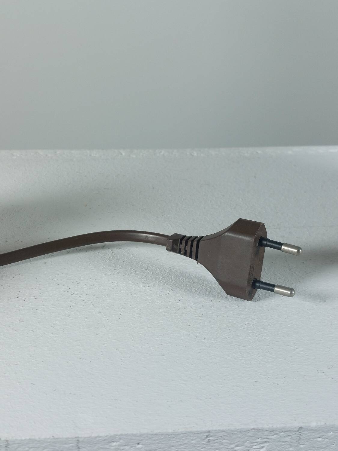 Lampe de table en céramique artisanale vintage du milieu du siècle