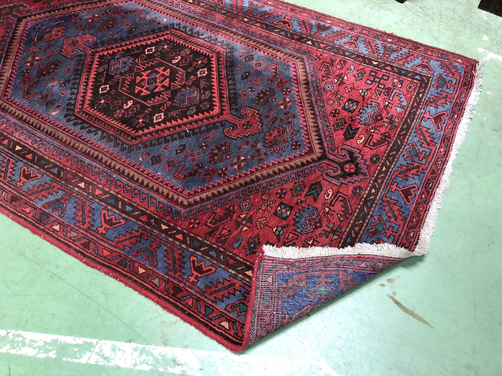 Handmade wool carpet 141x226cm