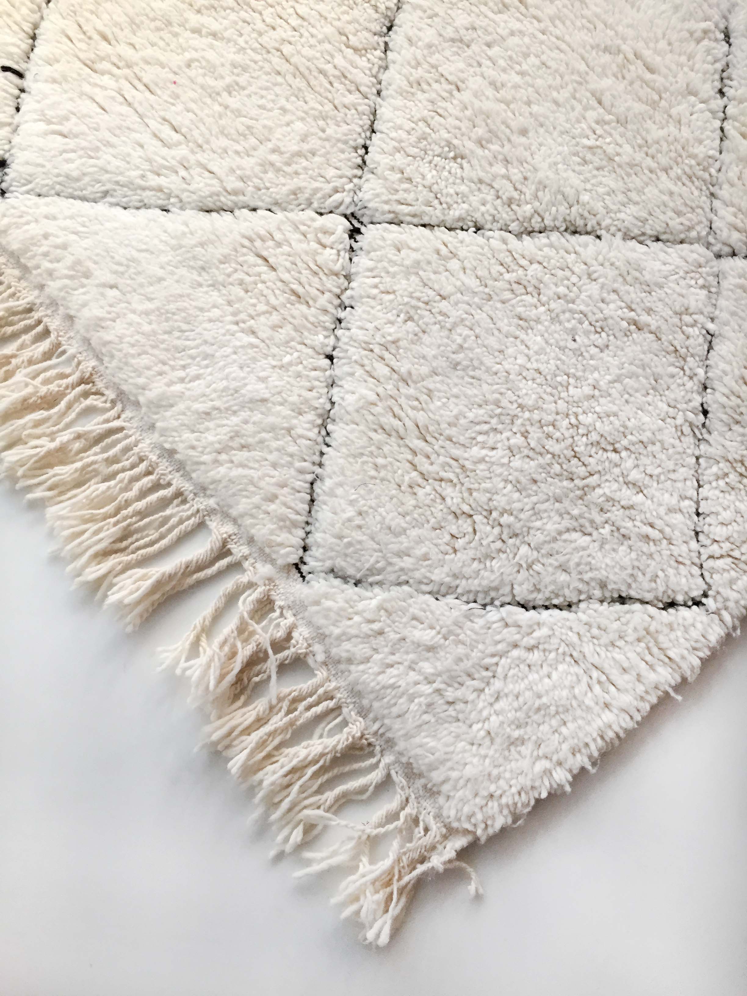 Moroccan Berber carpet blessed ouarain ecru with black diamonds engraved 148x108cm