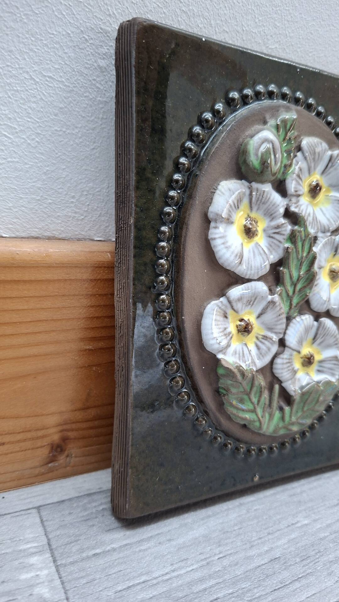 Ceramic Wall Plaque Jie Gantofta, model 841, white flowers.