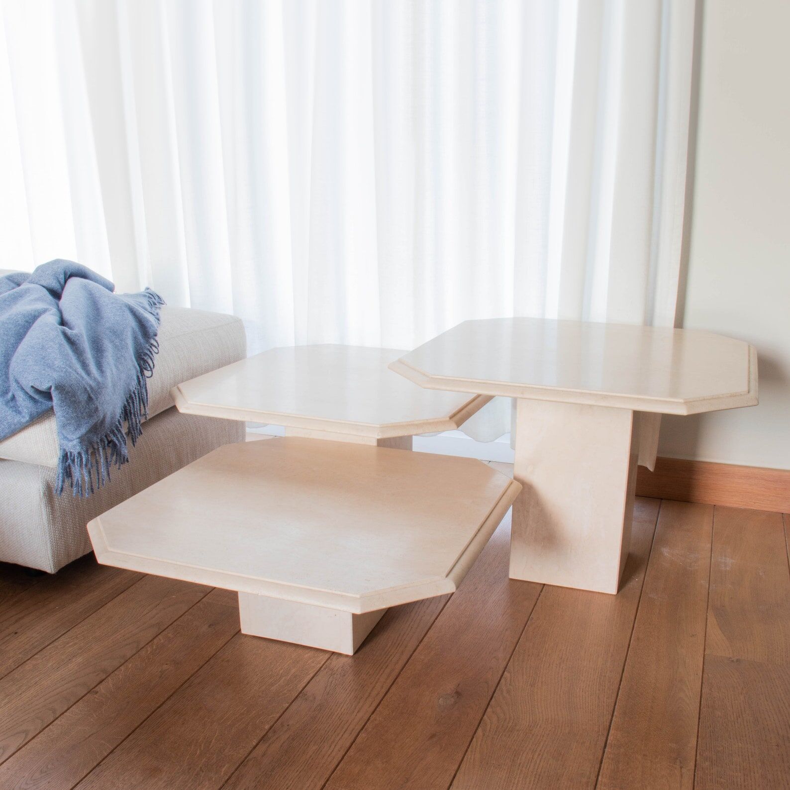 Tables basses en travertin