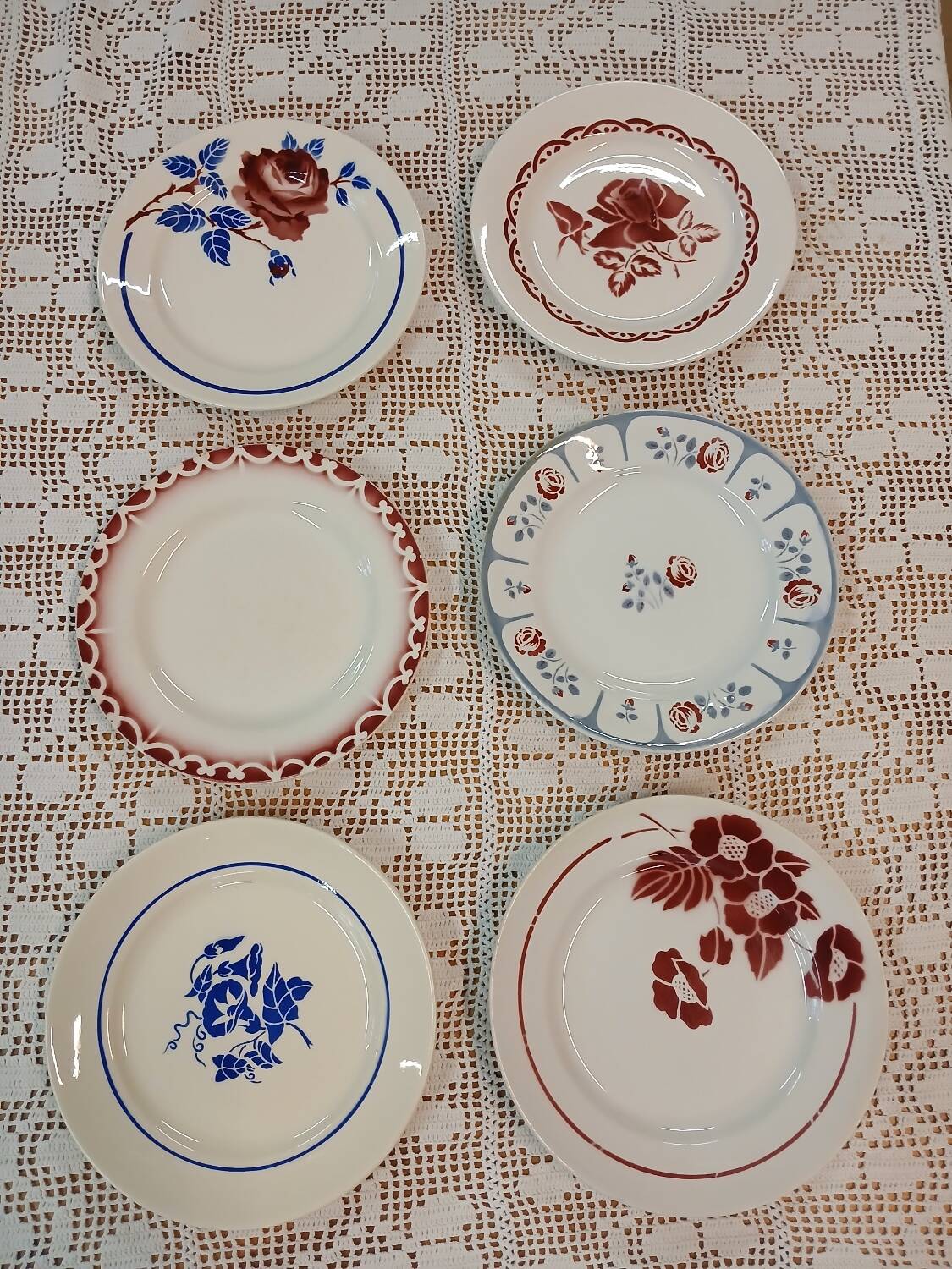 6 mismatched antique dinner plates