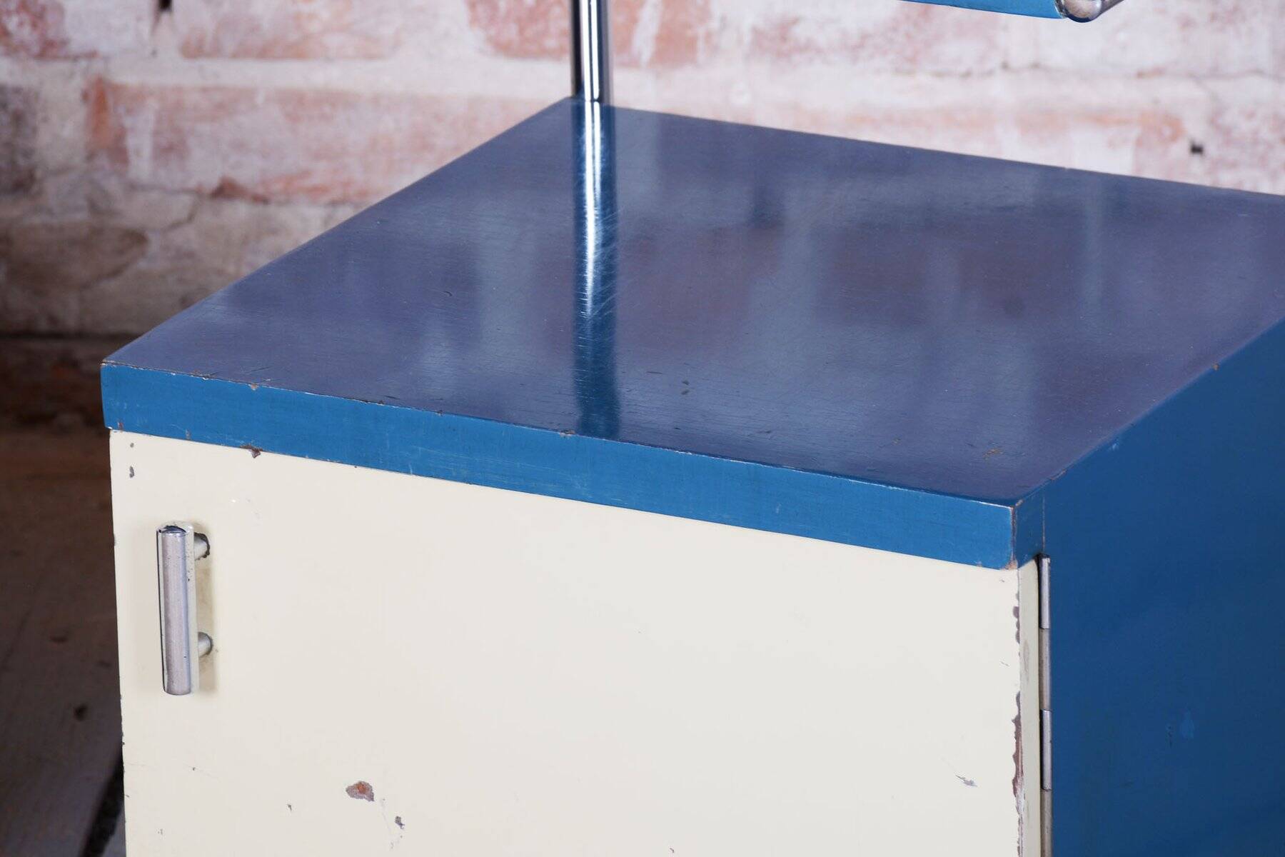 Czech Bauhaus Bedside Tables in Chrome and Lacquered Wood, 1930s, Set of 2