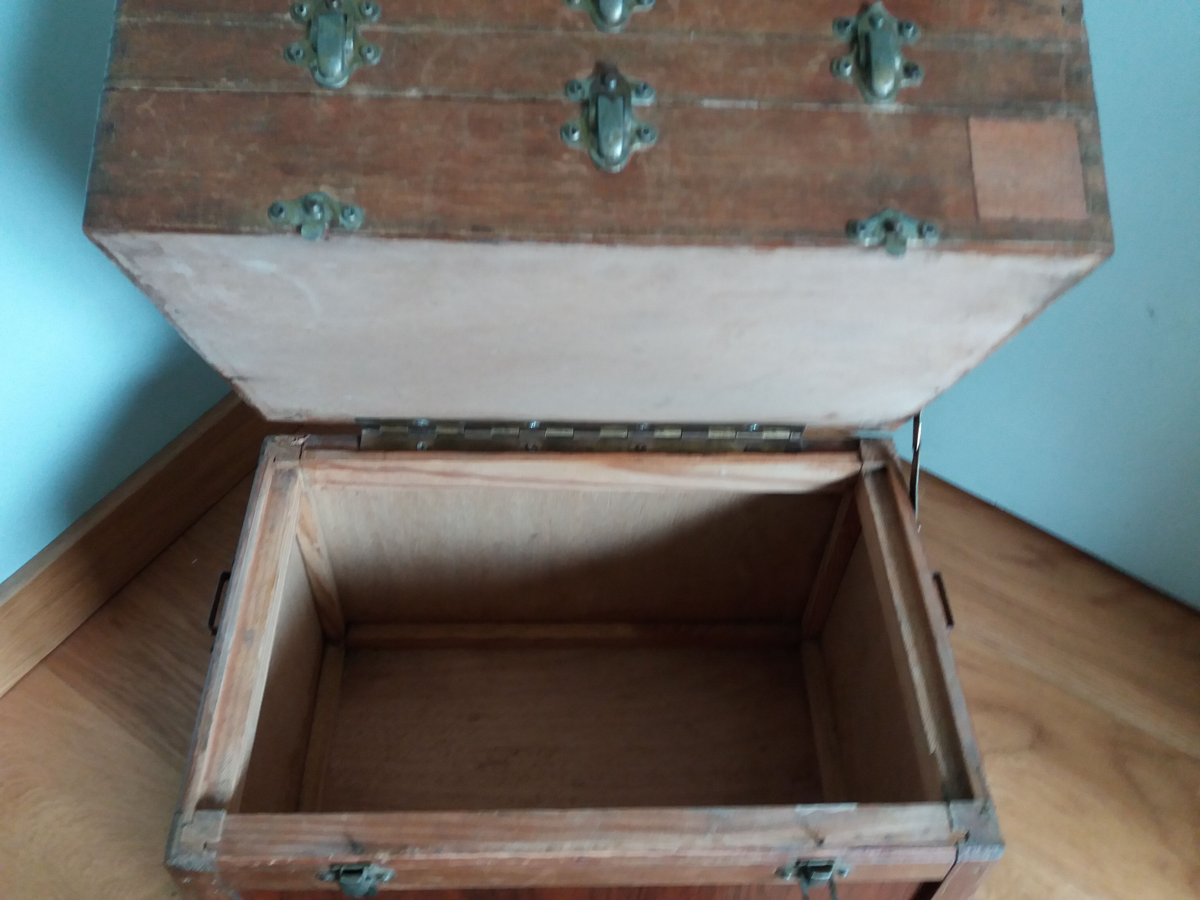 Fishing storage chest fisherman's stool