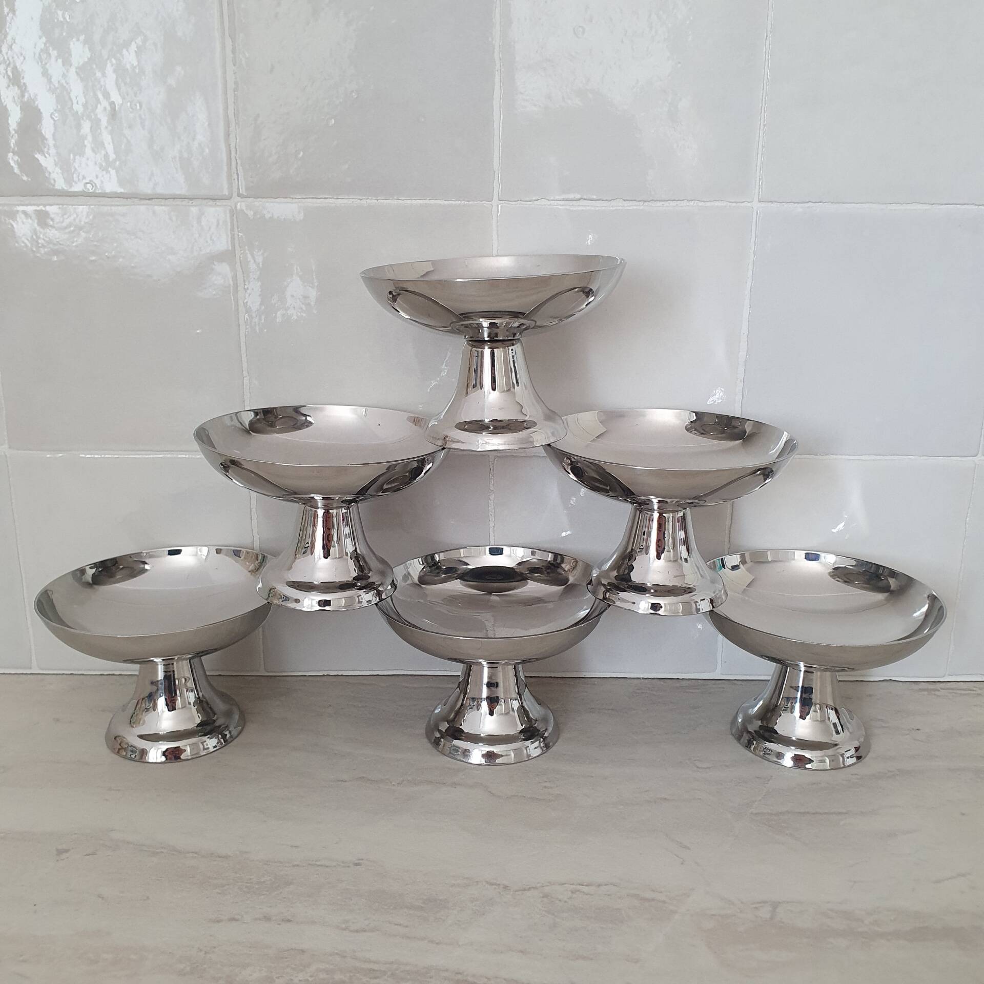 Dessert / ice cream bowls in stainless steel, Guy Degrenne style.