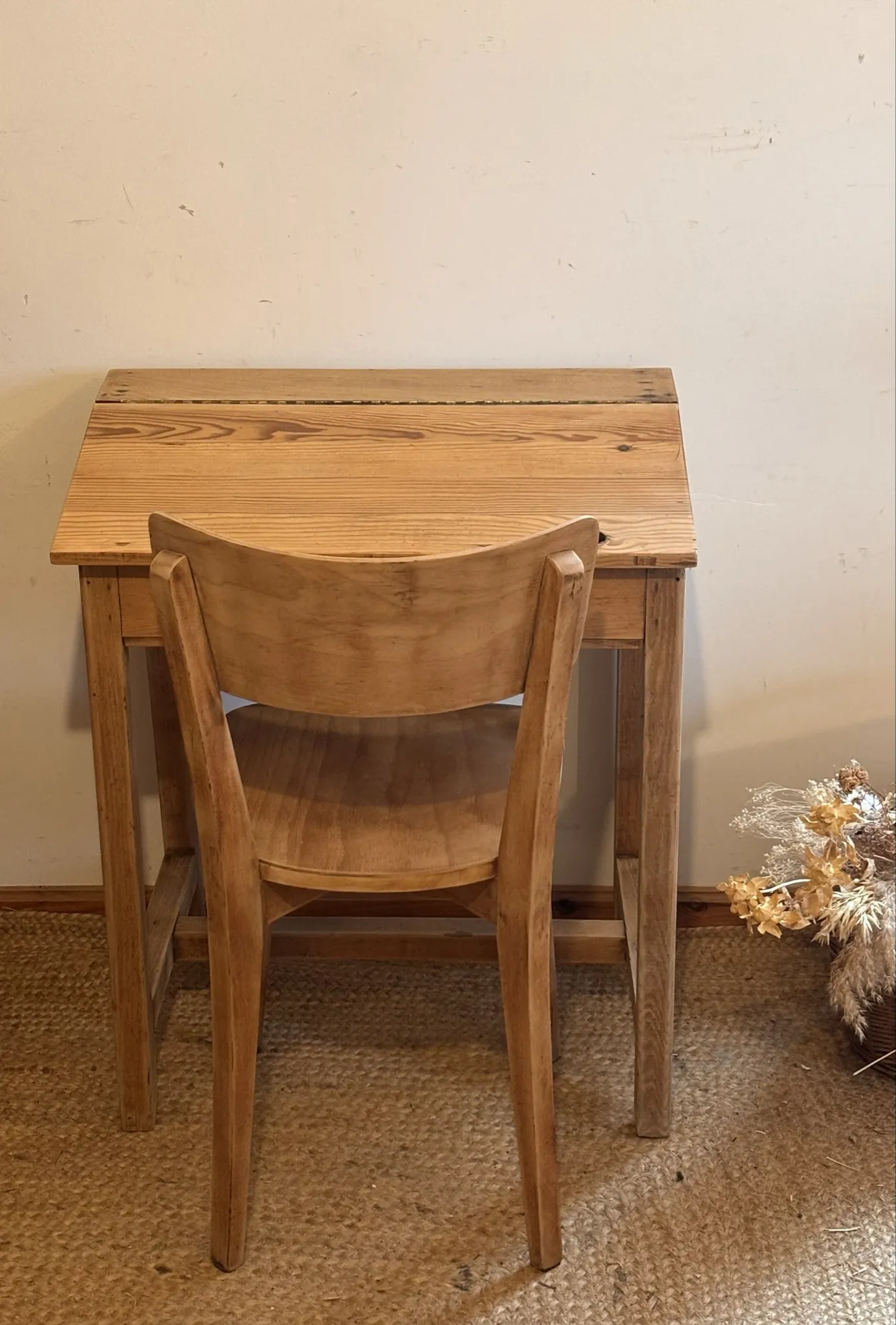 Pupitre d’écolier ancien en bois massif brut - bureau