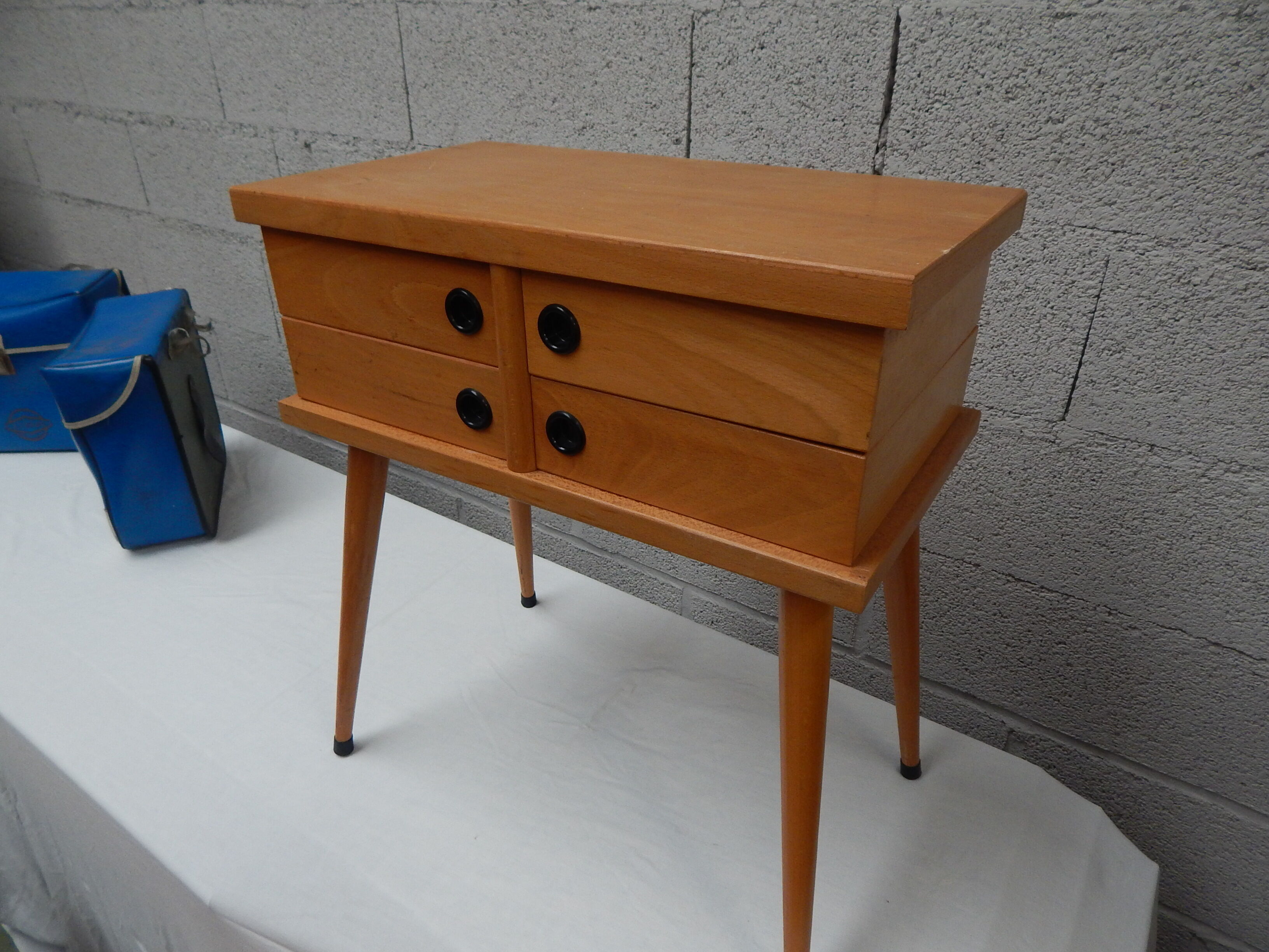 Worker vintage year 50-60