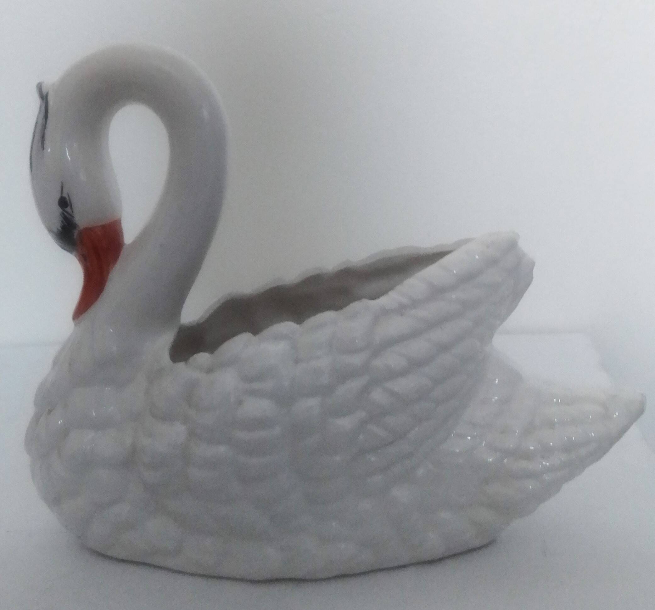 cache pot en céramique en forme de cygne