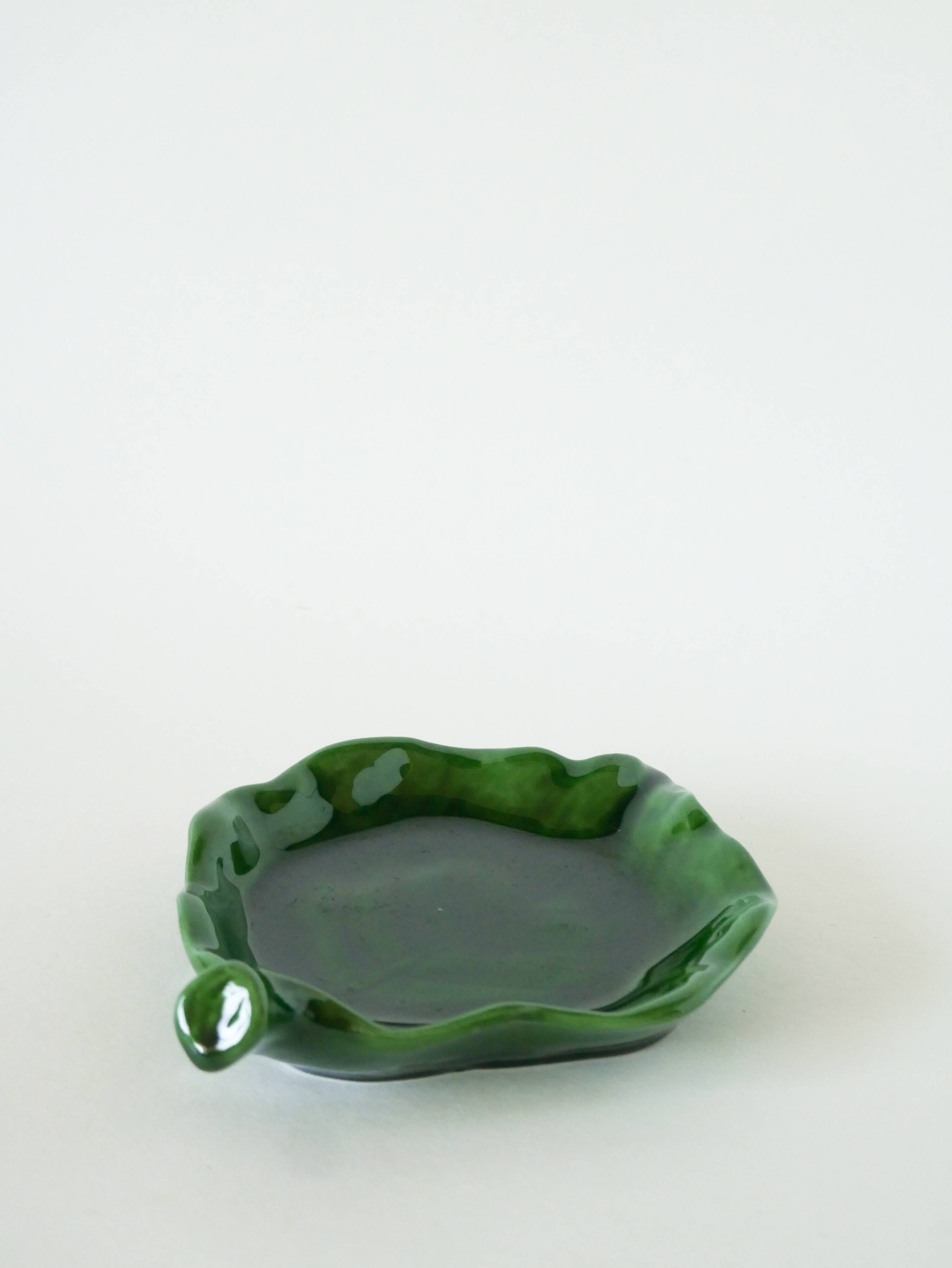 slip leaf emptier, Green, 1970 - 14 X 14 cm