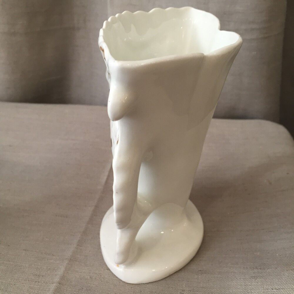 Pair of mariee vases in paris porcelain with floral decoration