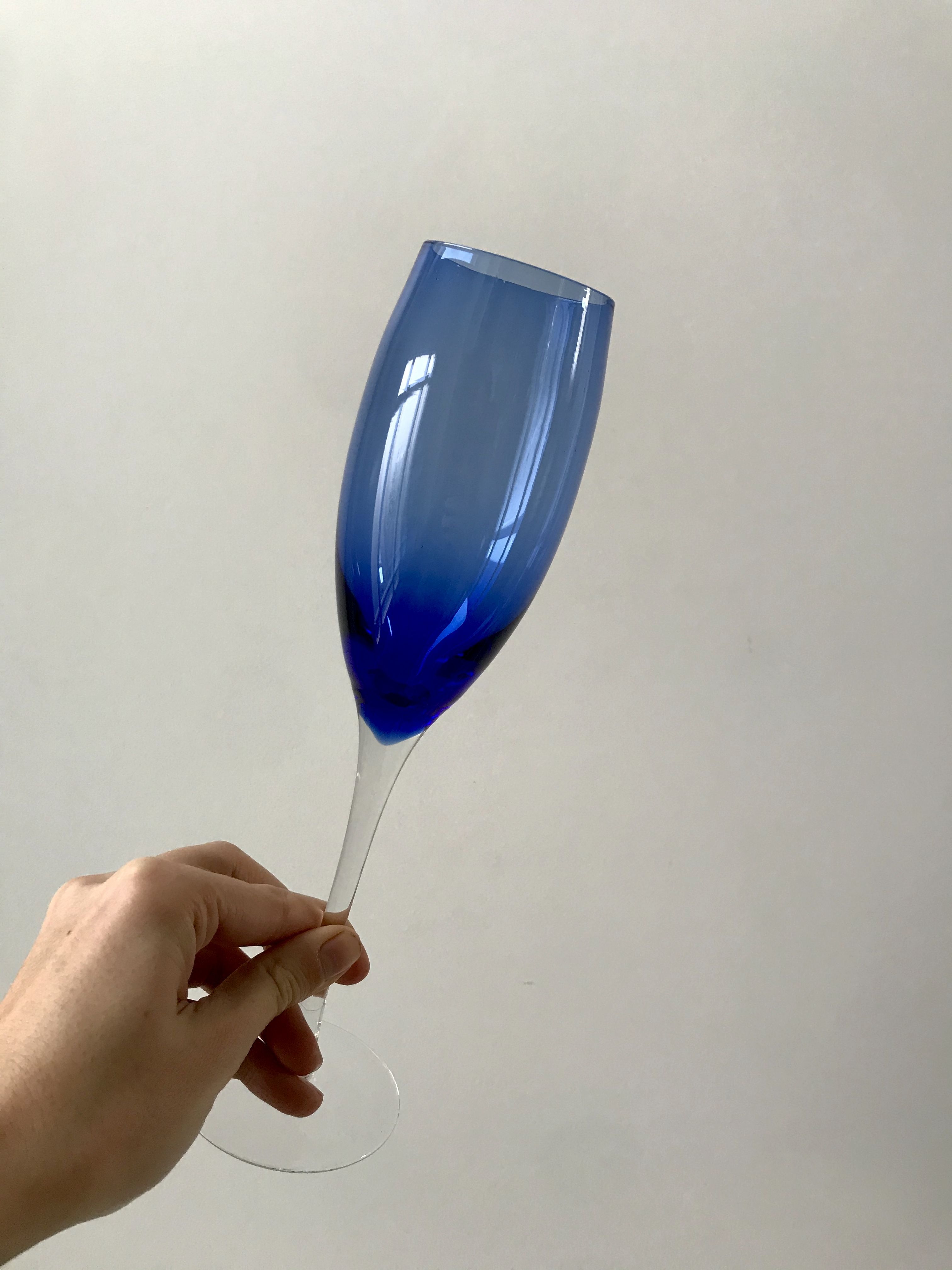 Set of 5 champagne flutes in colored glass 70s