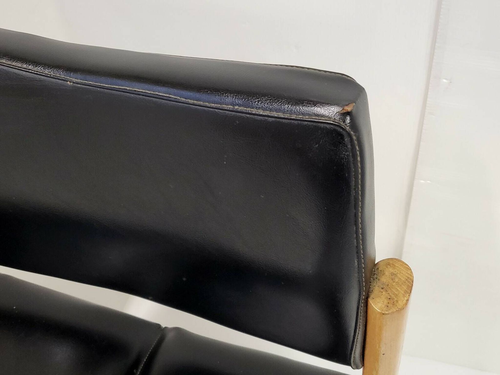 Pierre guariche: vintage 1970 chairs in black skai & beech 70s 19