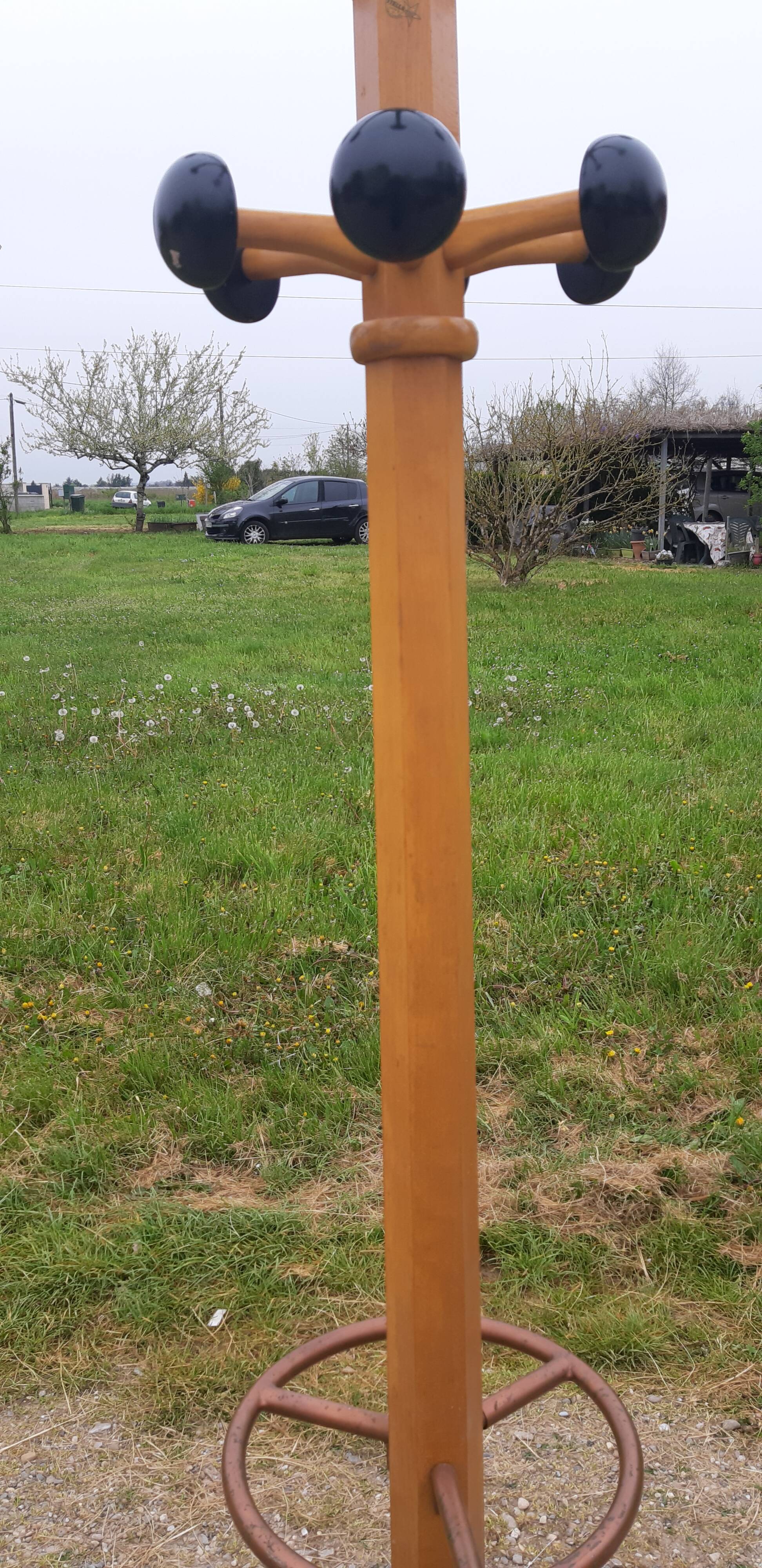 Stella coat rack