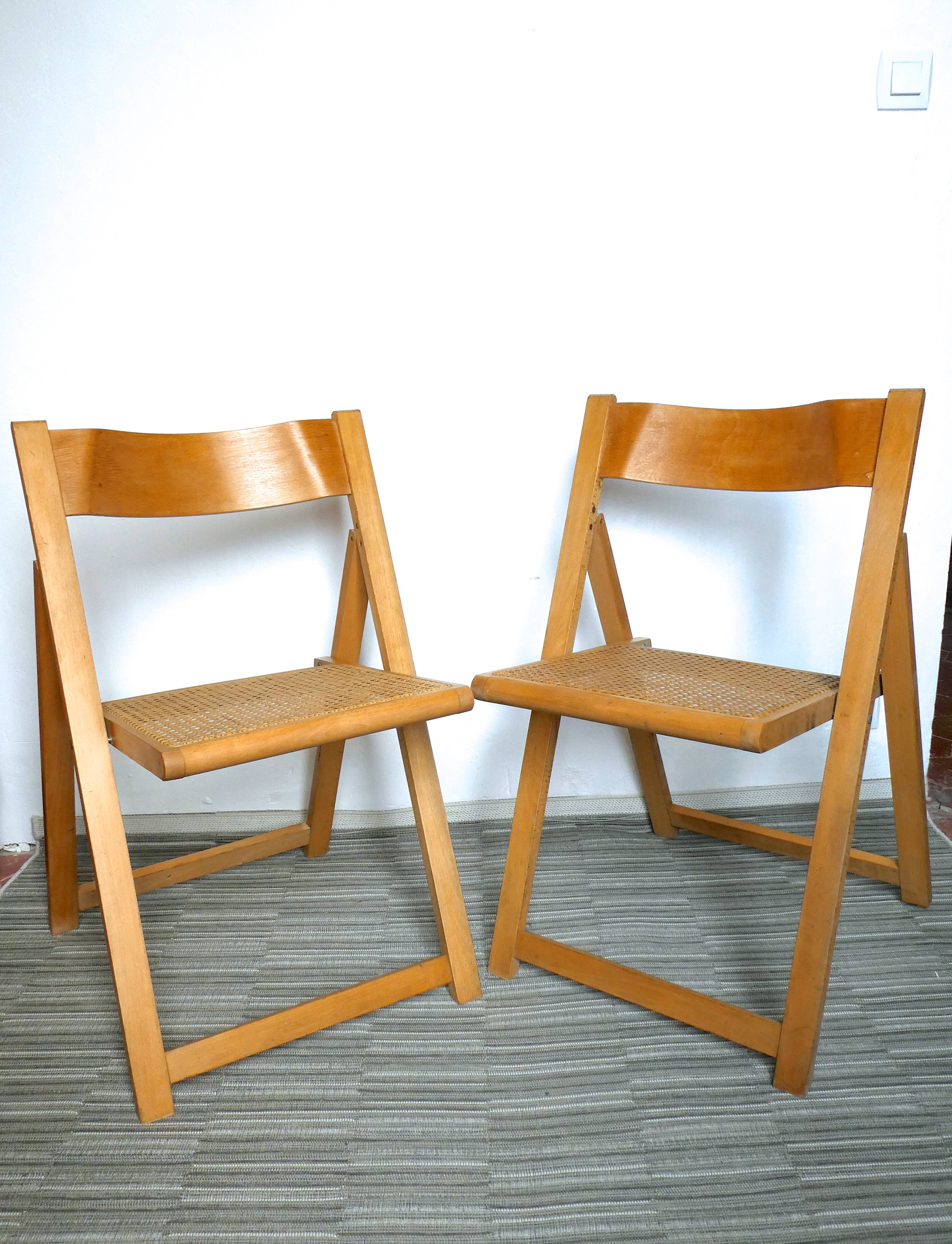 Pair of folding chairs with seat year 60 years