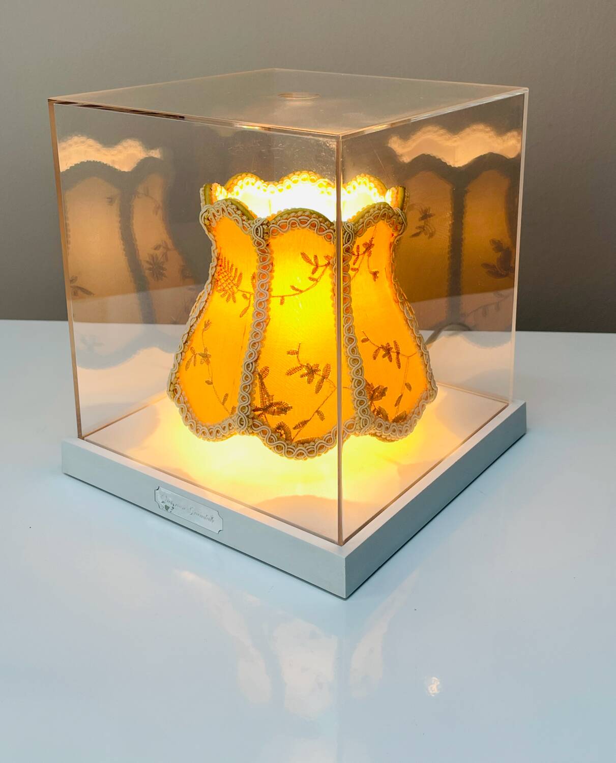 Flos Miniteca lamp – design by Ron Gilad – cube in plexiglass
