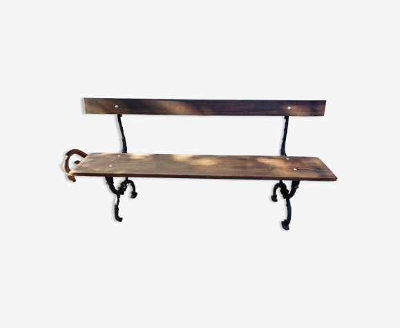 Garden bench in cast iron and wood