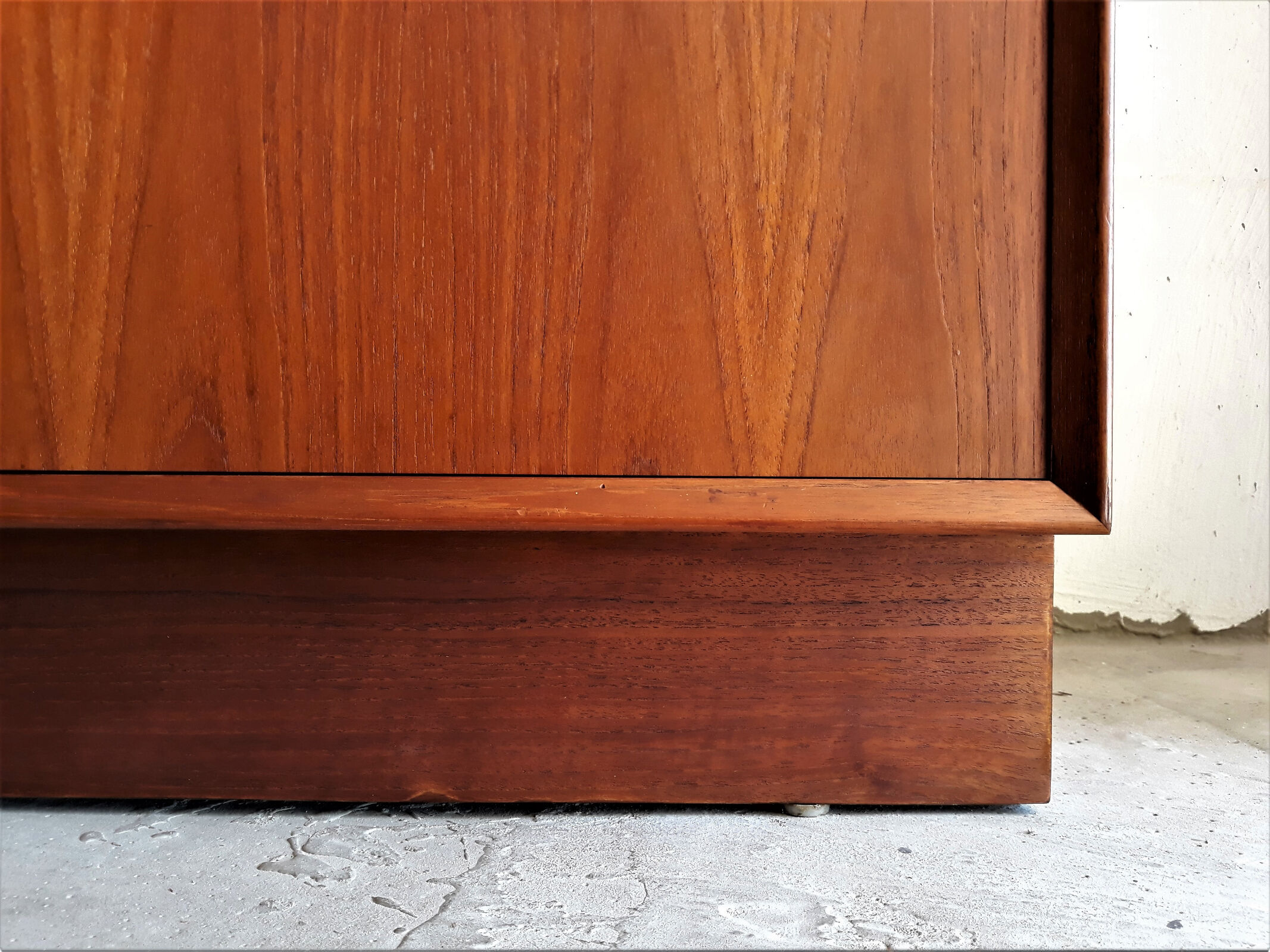 Teak Furniture / Small Enfilade Eric BROUER / Vintage Teck / Scandinavian Buffet / Small Buffet - Vintage Bar Furniture / Made in Denmark / Mid Century