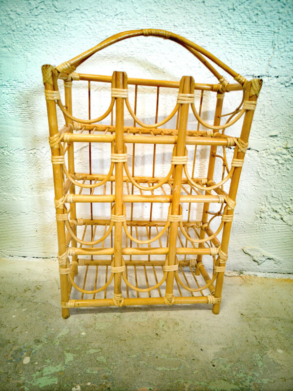 Rattan bottle holder