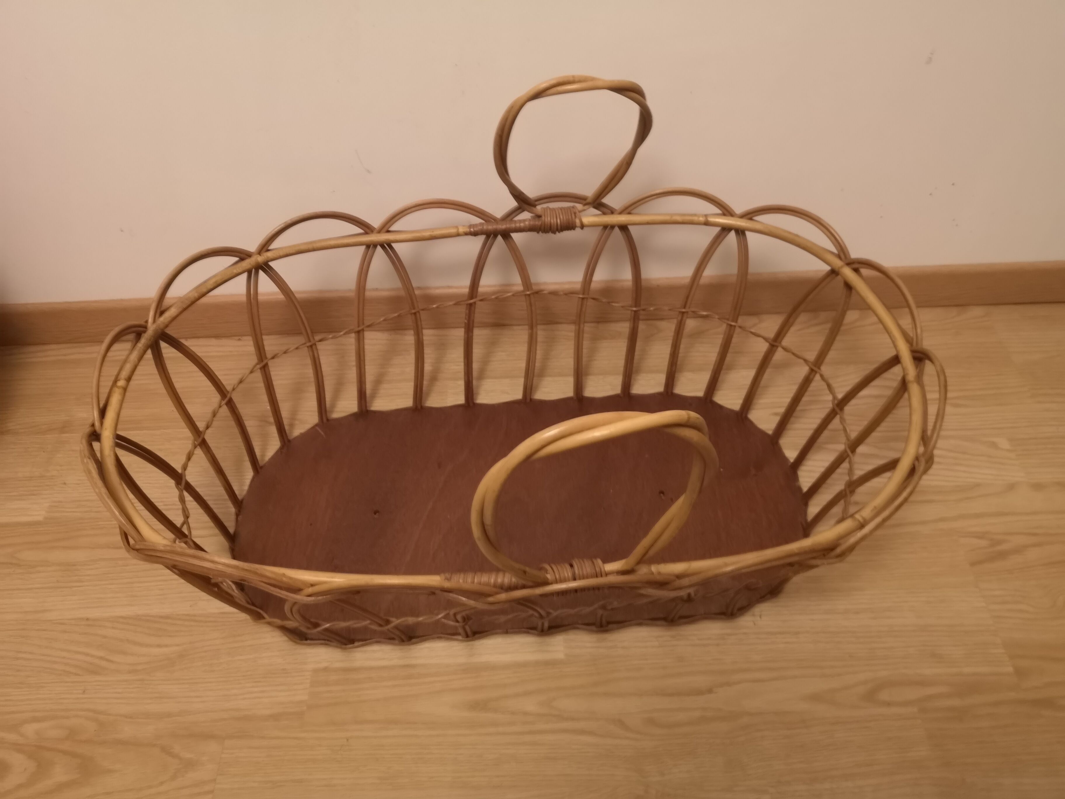 Couffin en osier vintage