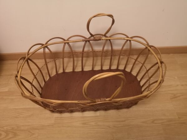 Couffin en osier vintage