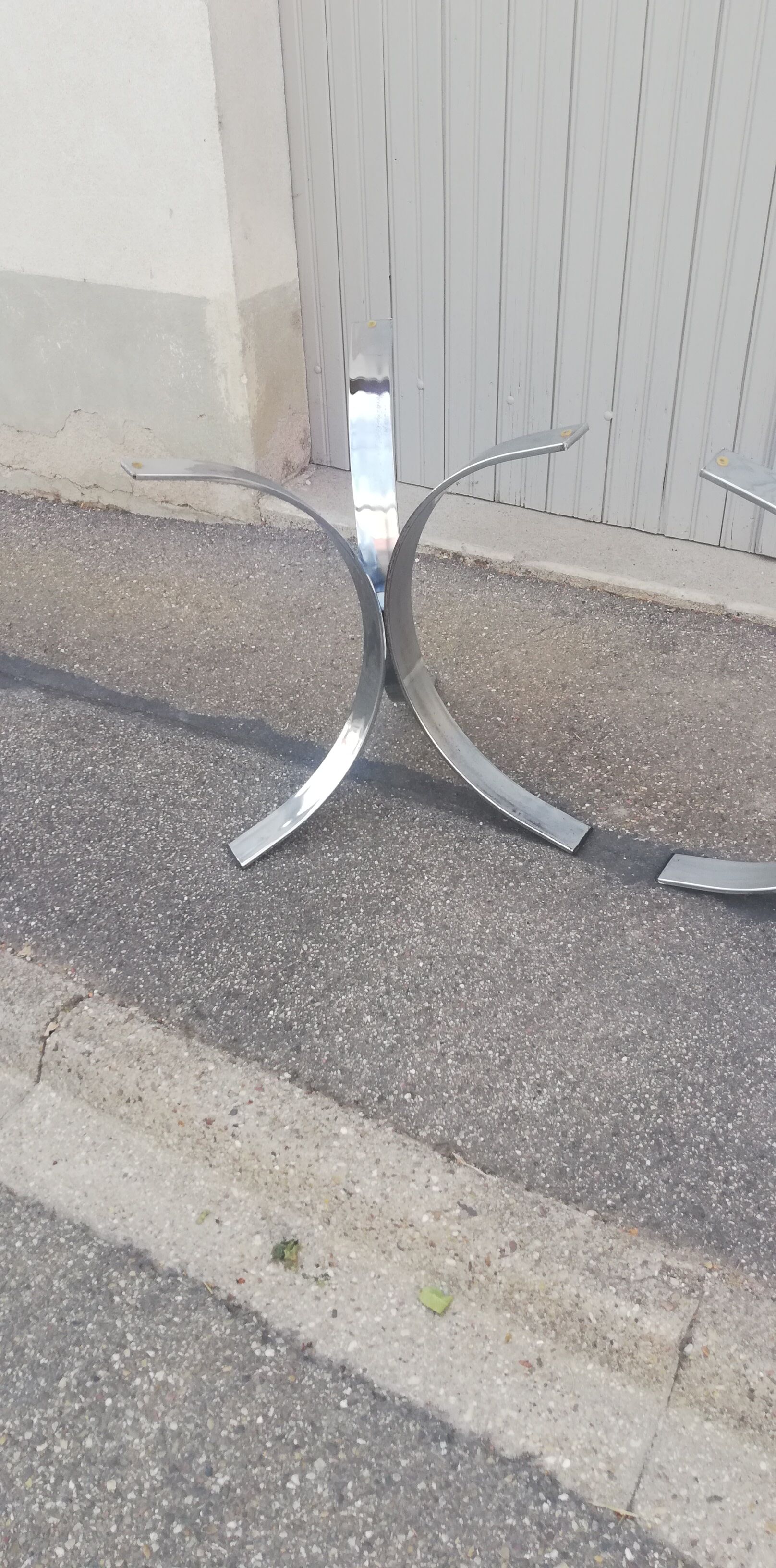 Table ovale vintage chrome et verre fumé