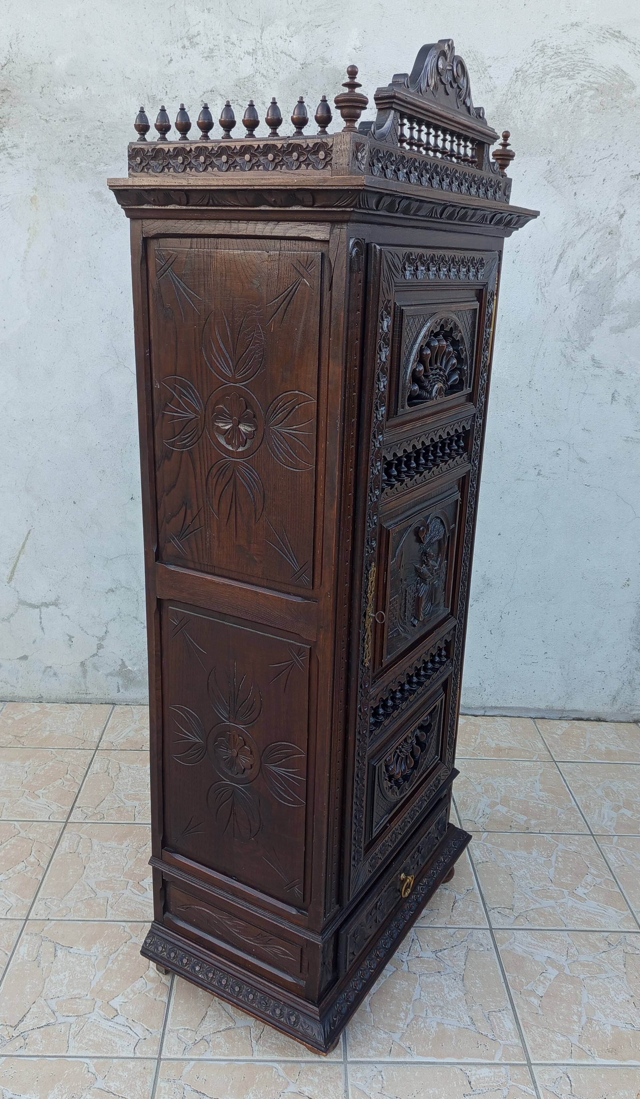 Bonnetière Breton style wardrobe in natural wood