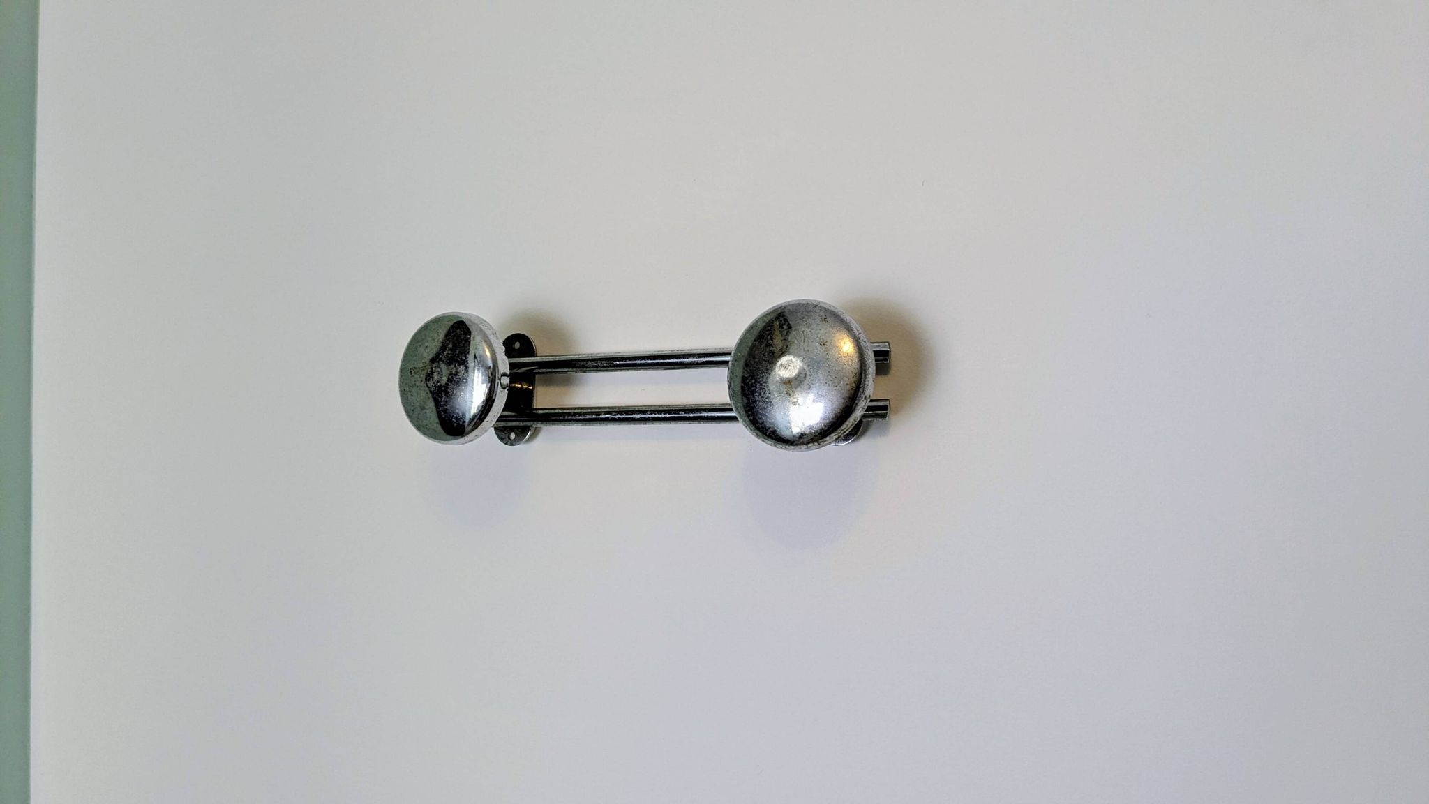 Double wall hook in chrome metal, vintage style.