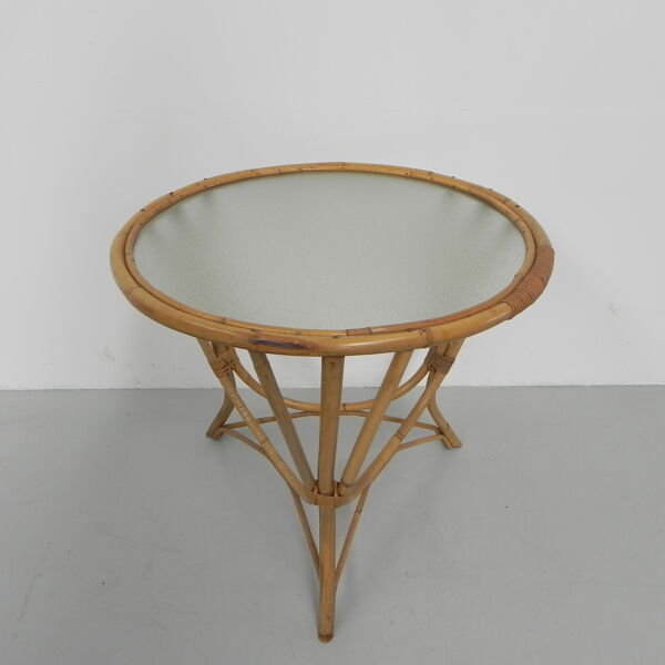 Table basse en bambou avec plateau rond en verre