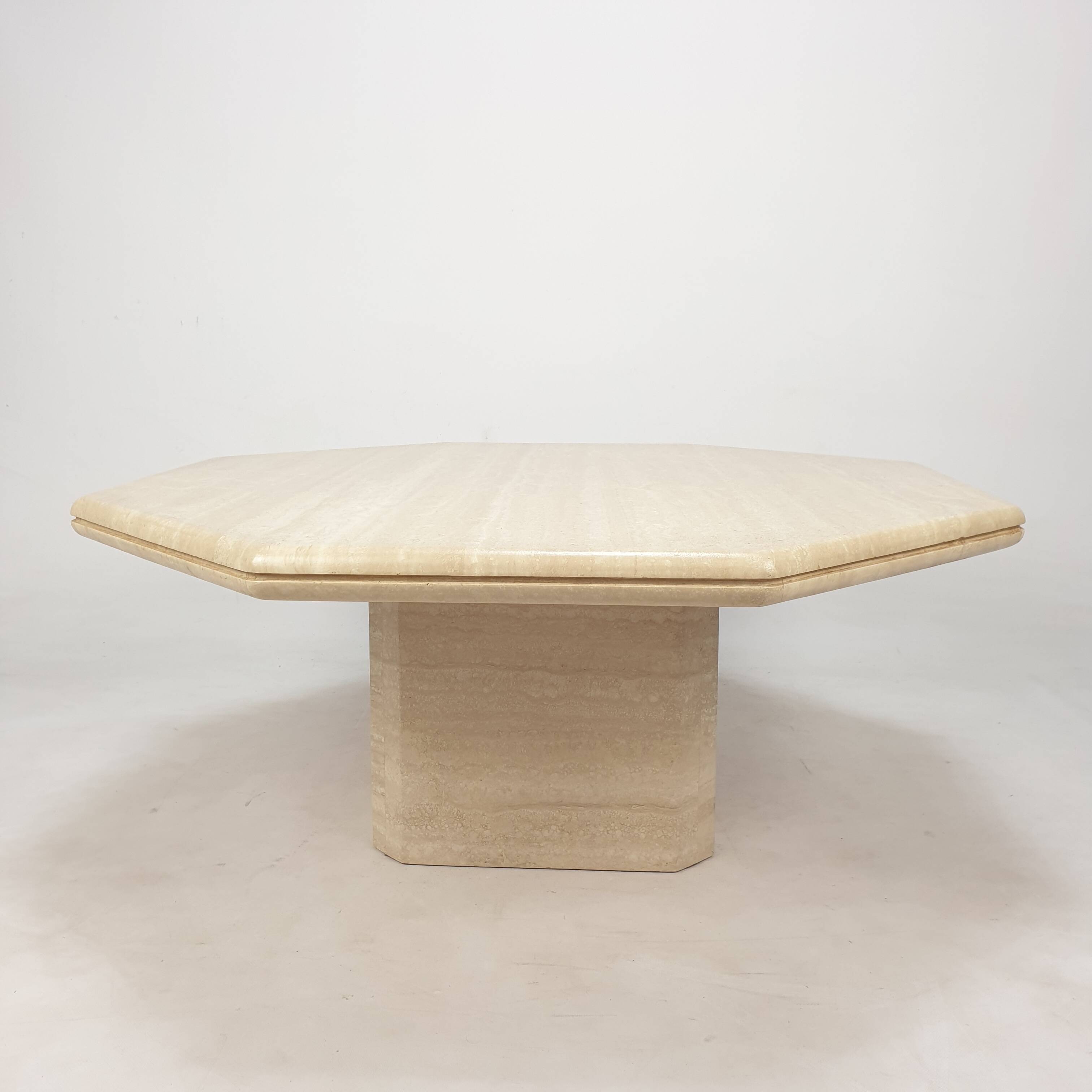 Table Basse Octogonale italienne en Travertin, 1980s