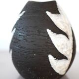 Vintage Danish pottery vase with graphic monochrome design and glazing from Helge Österberg