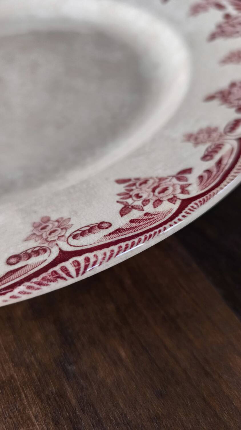 Iron earth serving dish