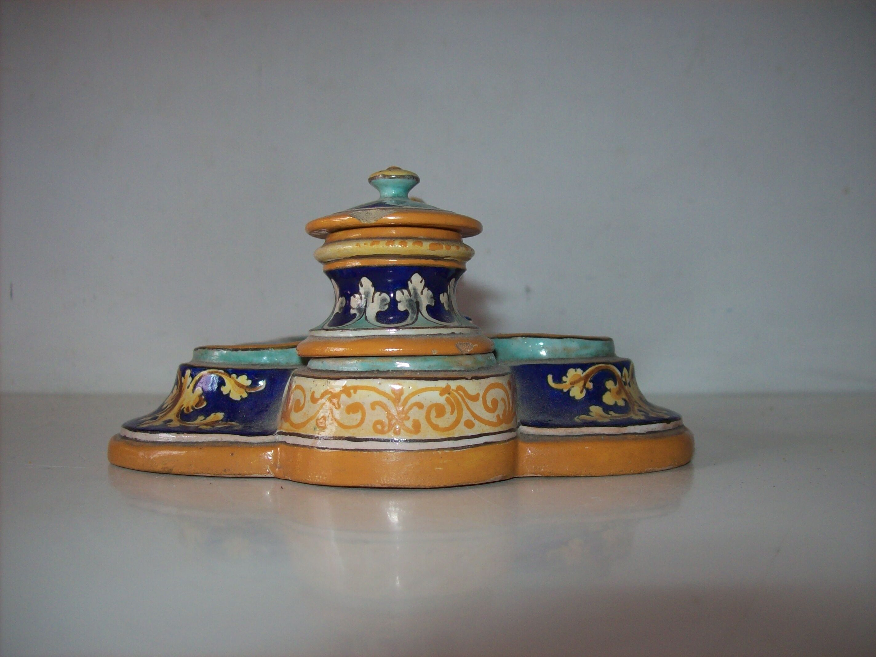 Old 18th-19th century inkwell with polychrome and salamander decoration