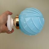 Applique globe vintage art déco en opaline bleue