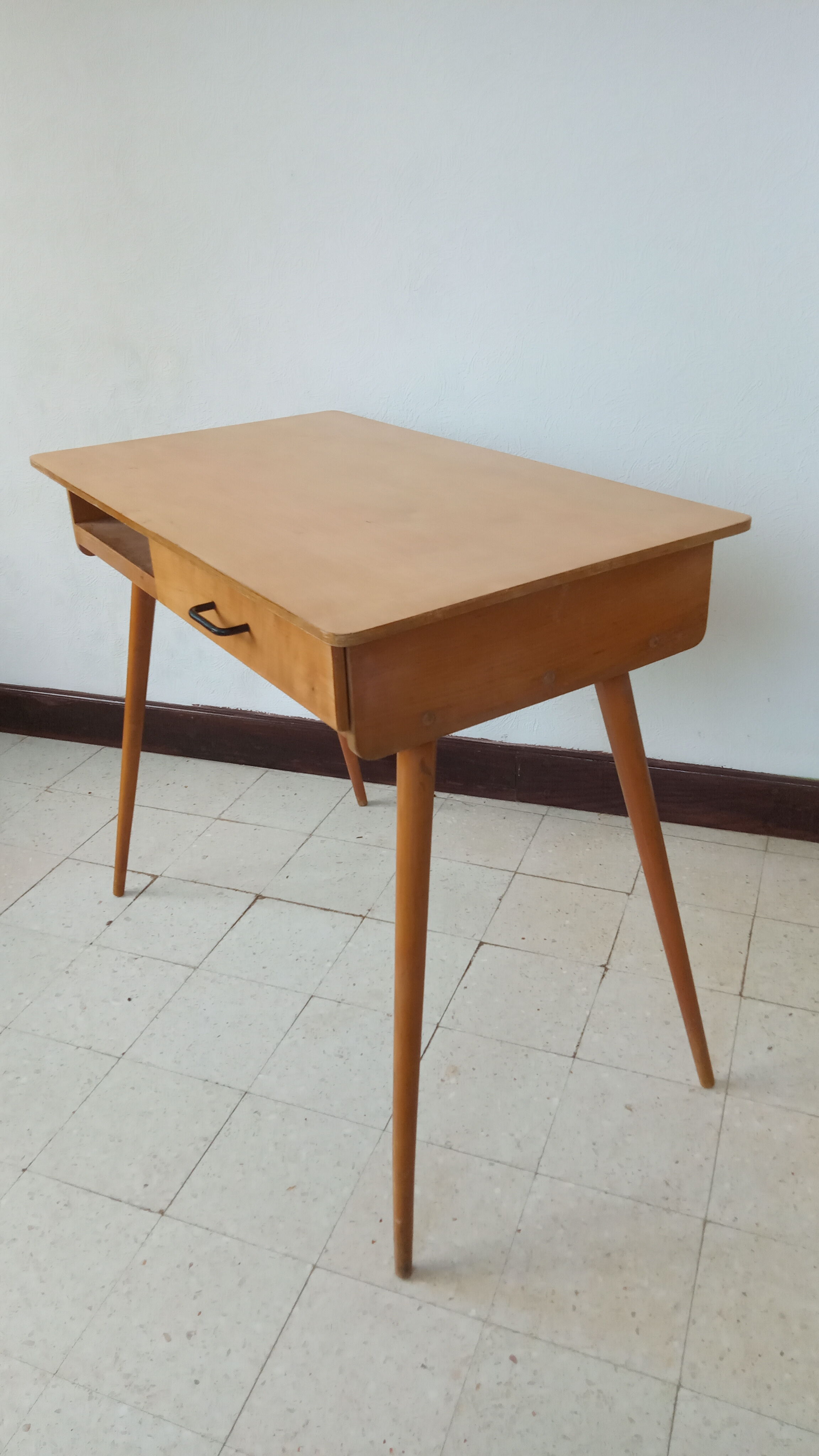 Bureau vintage pieds compas