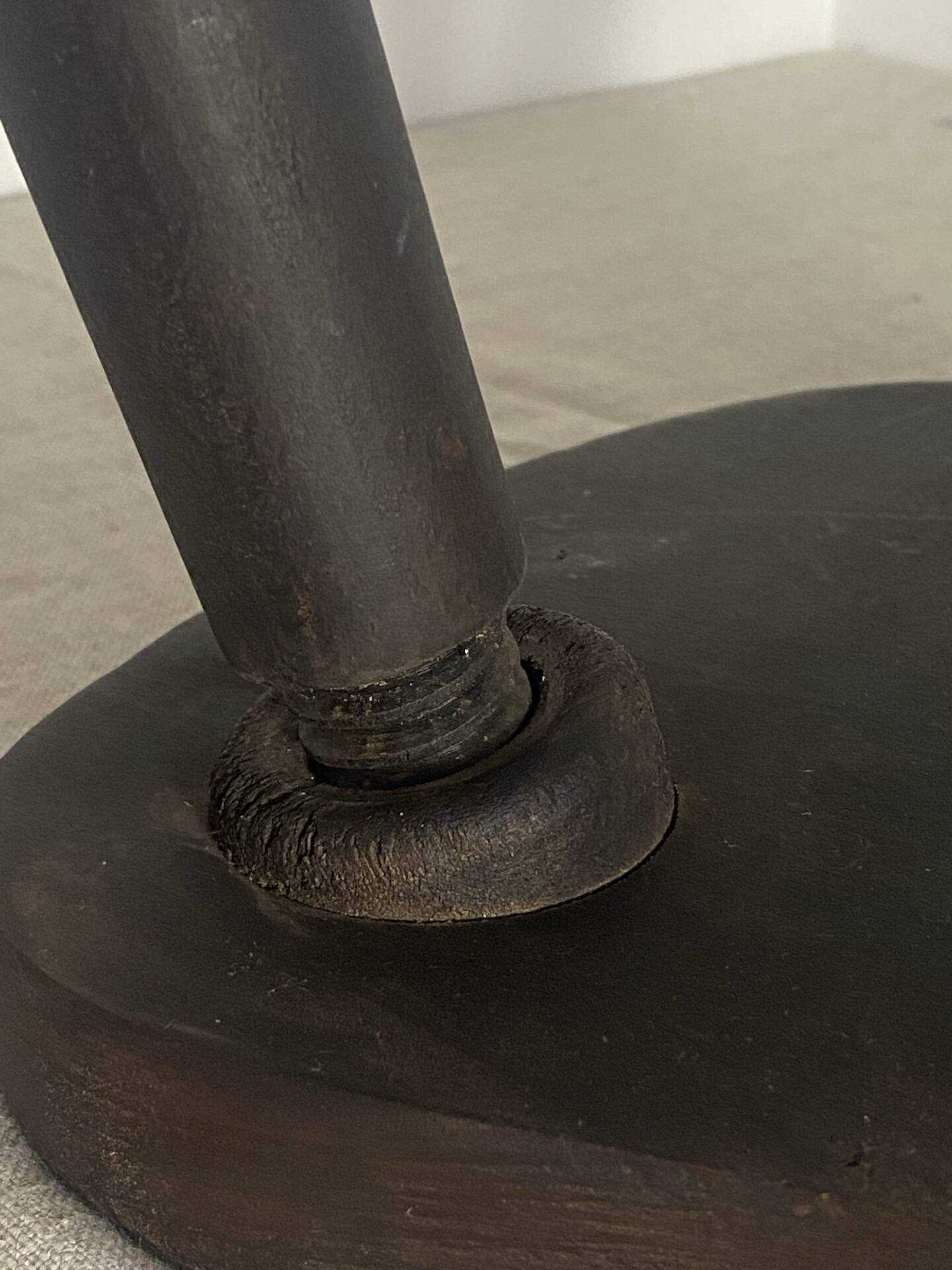 Low tripod stool in wood 🪵