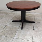 Vintage style BAUMANN table with Scandinavian central leg.