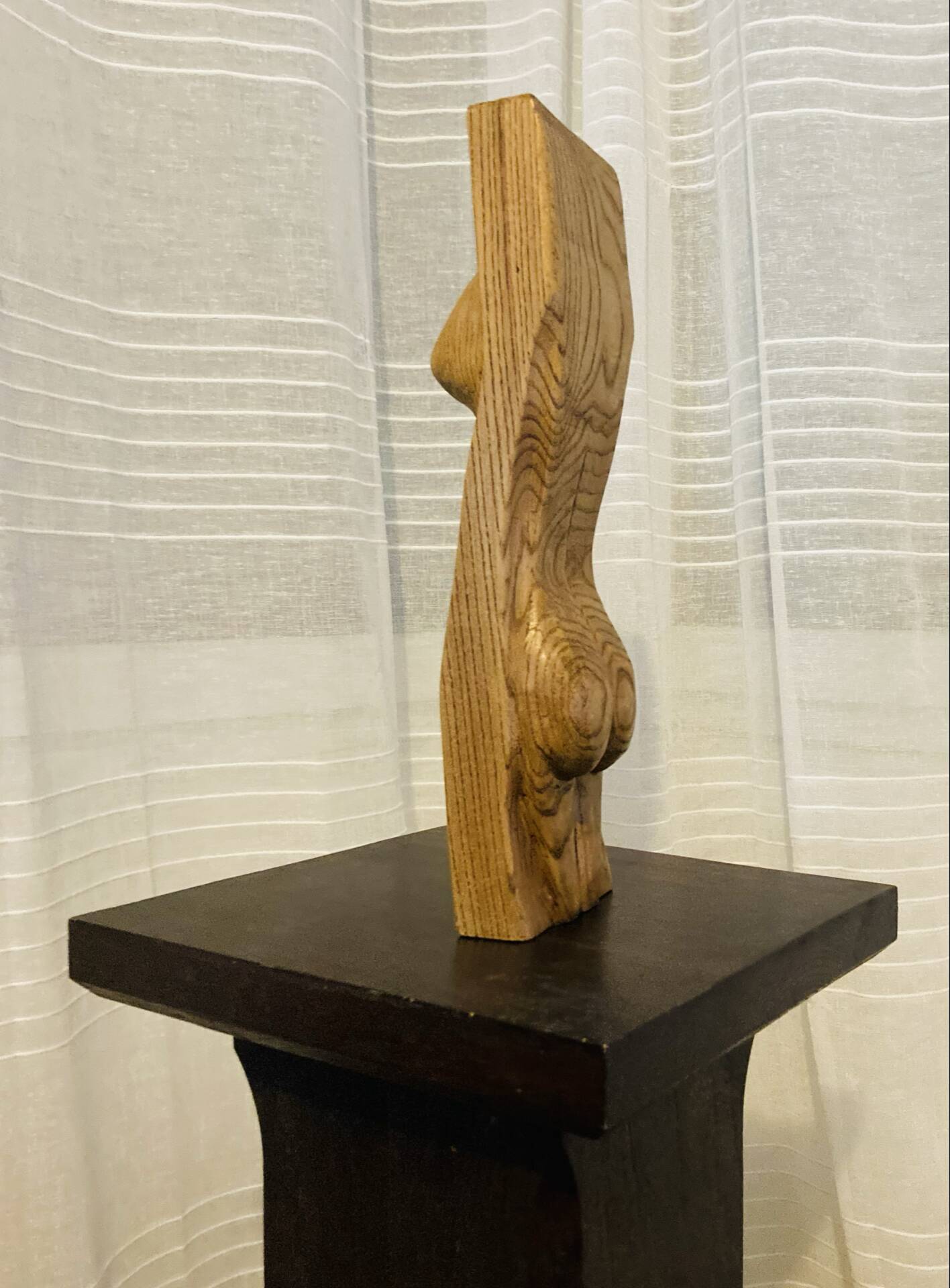 Stylised vintage female sculpture from the 1960s with organic shapes.