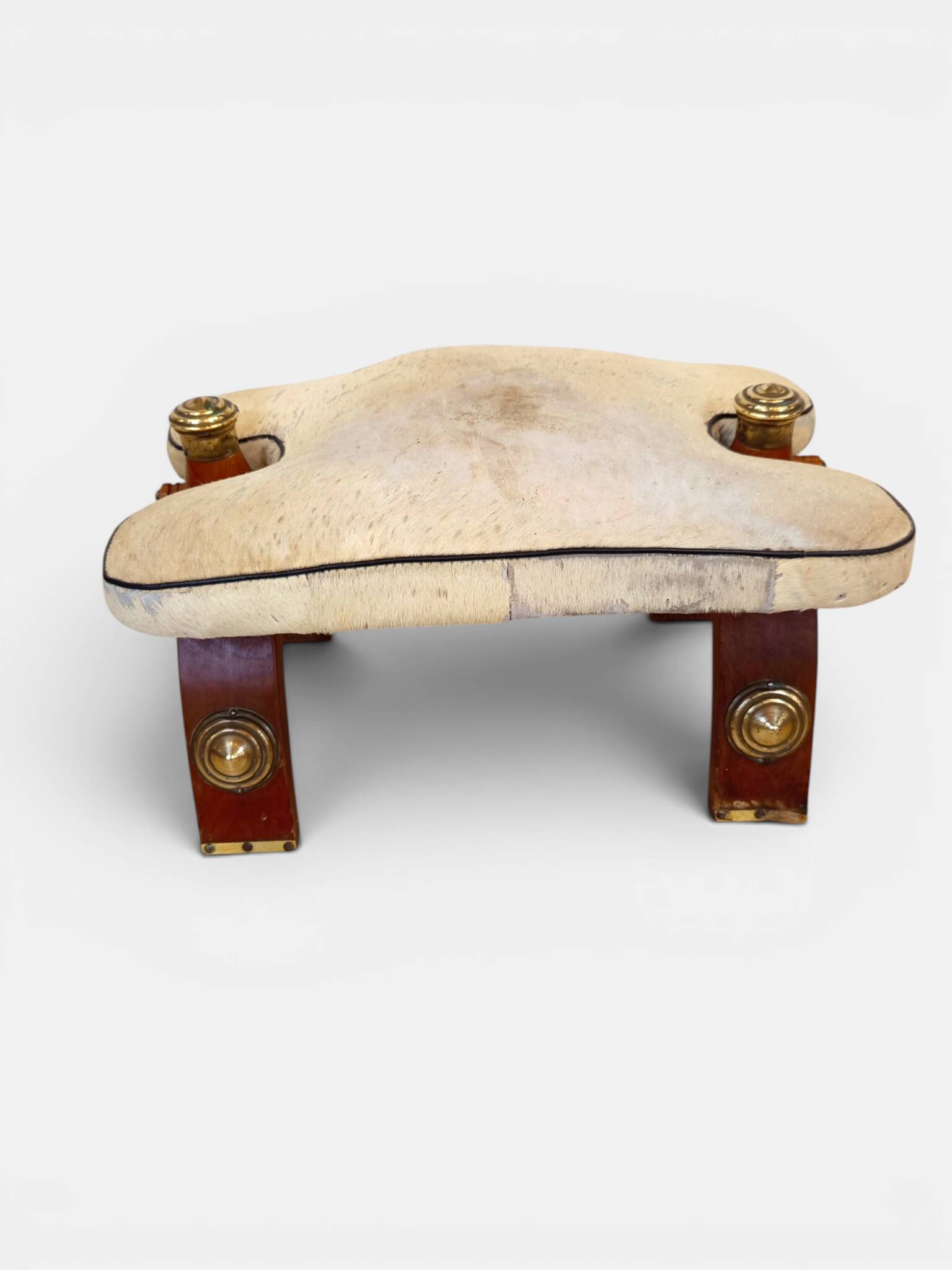 Camel saddle stool