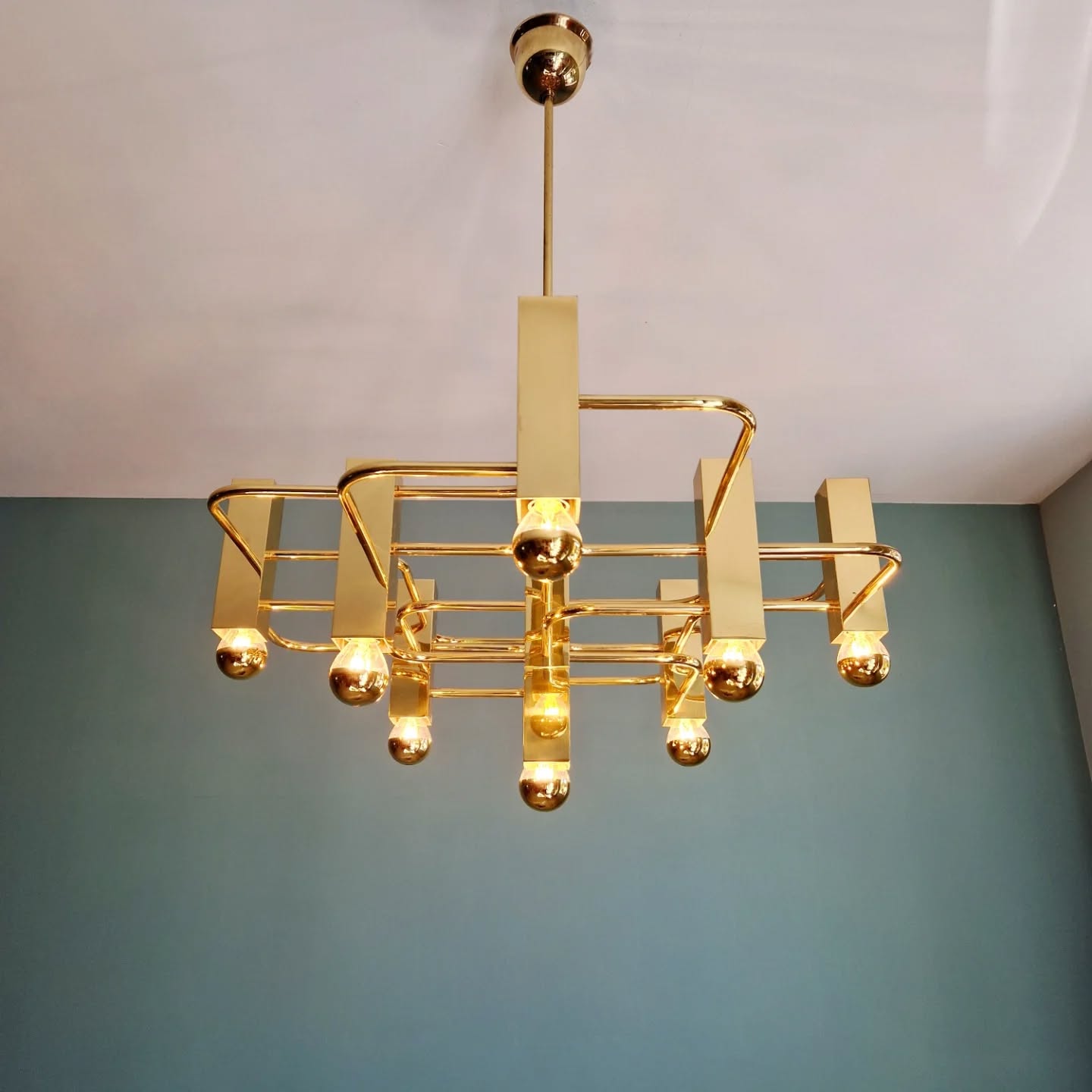 Geometric brass chandelier, design G. Sciolari, Boulanger, 1970
