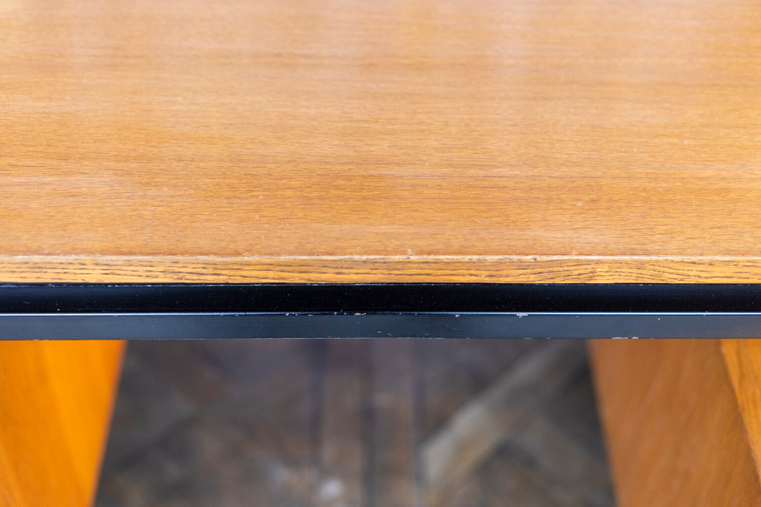Desk in oak and lacquered metal 1970s