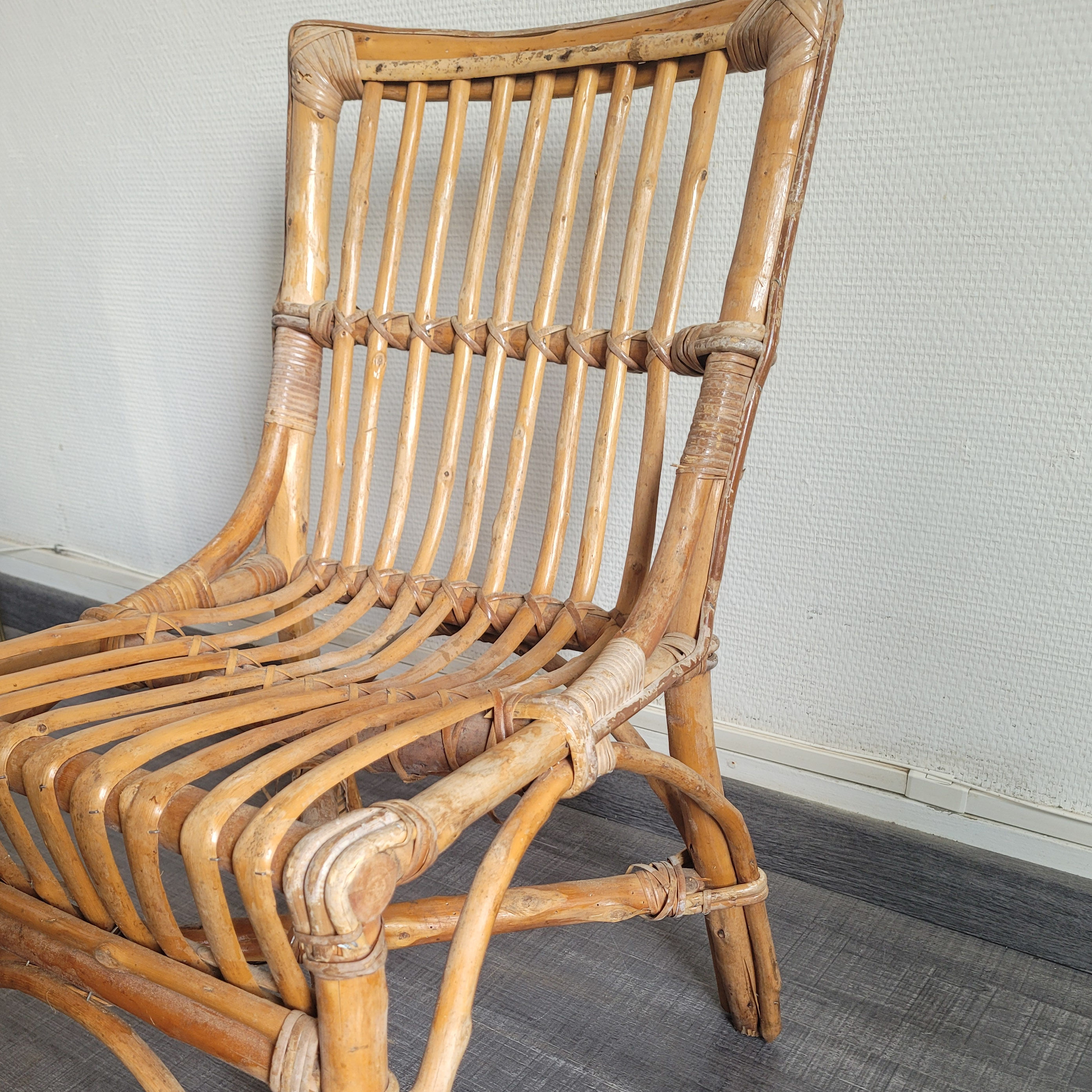 Driver, rattan chair