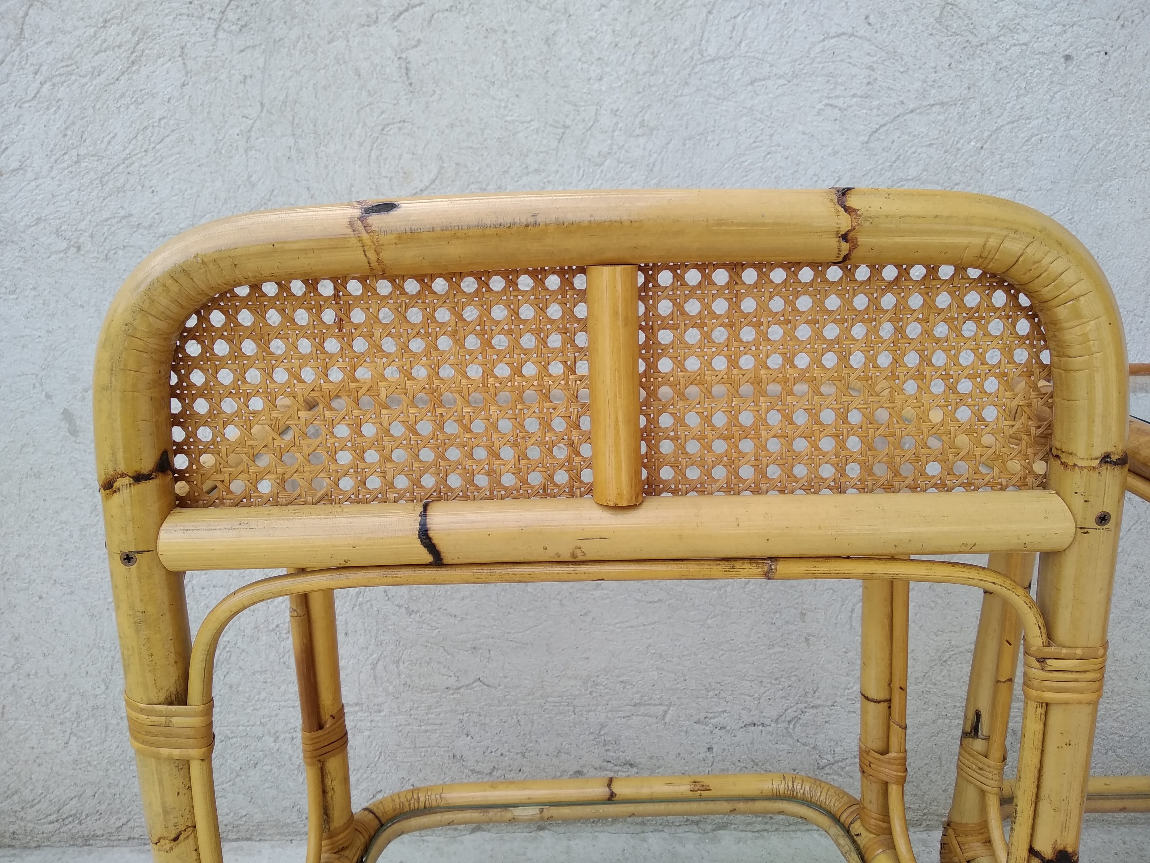 Paire de chevets vintage rotin et verre