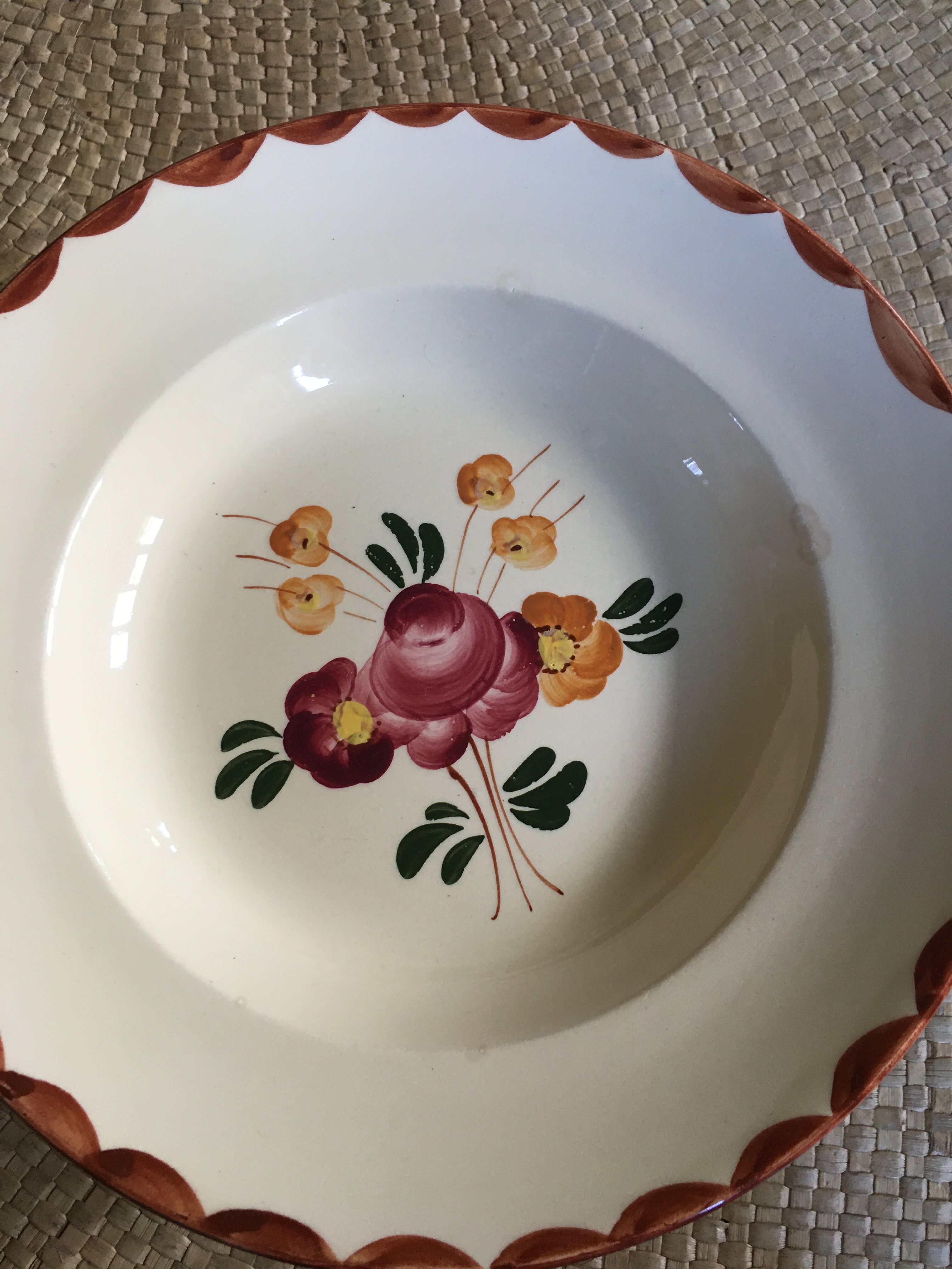 Series of 8 soup plates