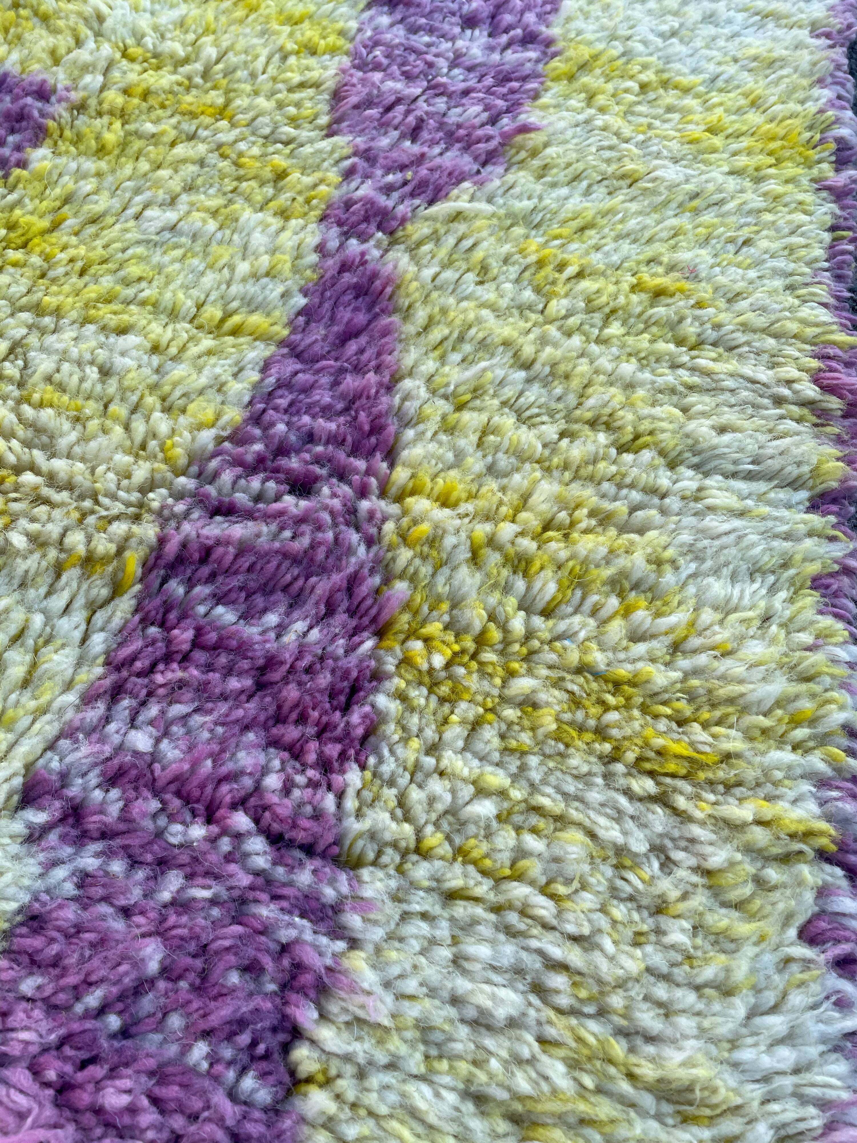 Moroccan berber carpet M'rirt 210x300 cm