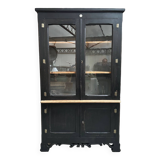 Early 20th century store showcase