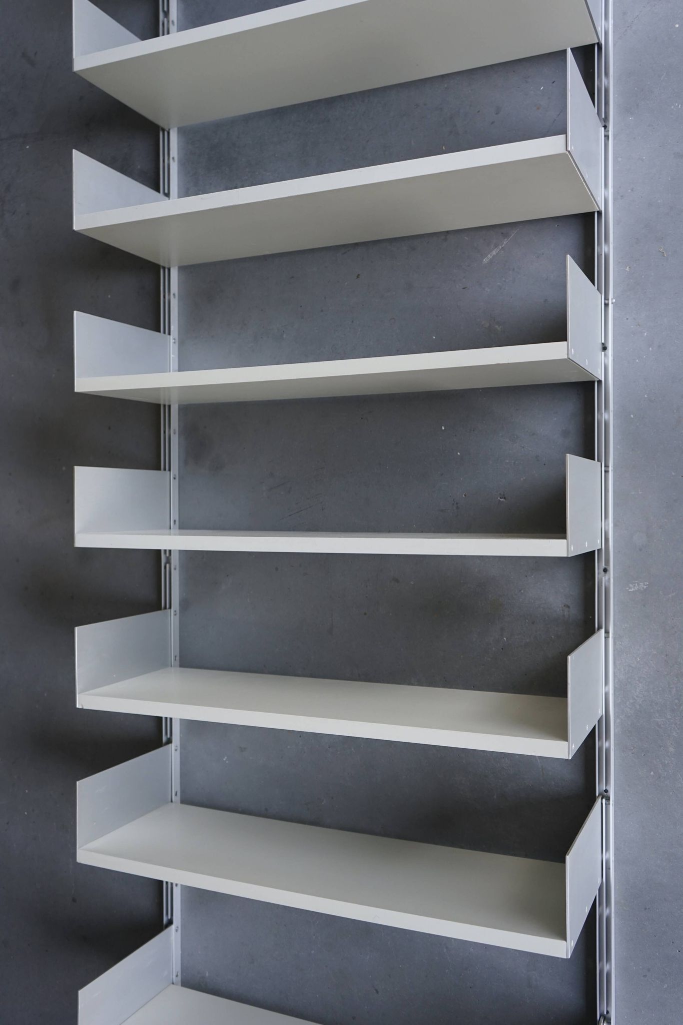 Wall Shelving Unit model 606 by Dieter Rams for Vitsoe. 1960s