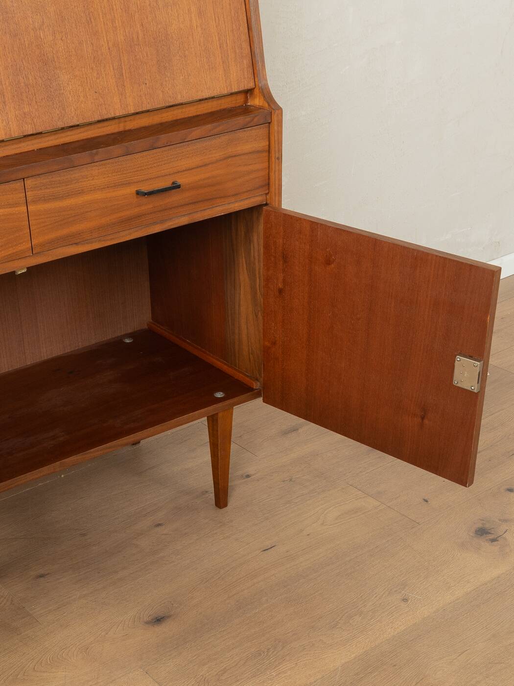 1950s Bureau