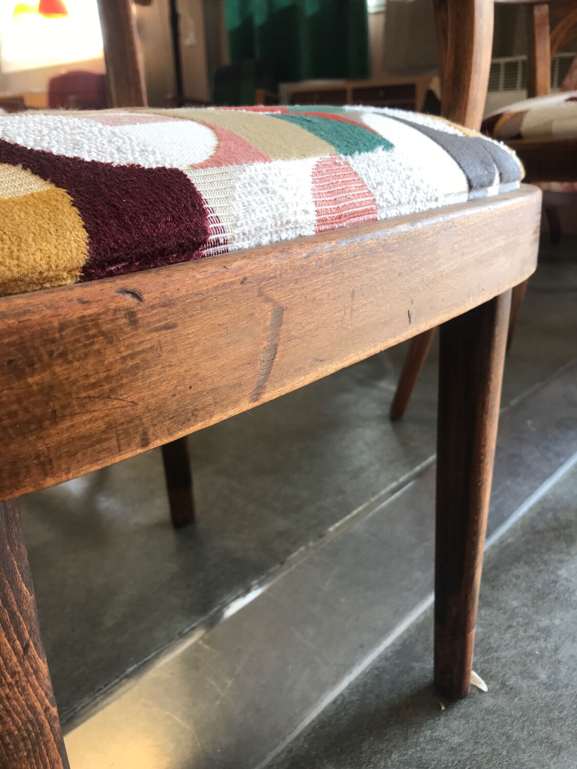 Thonet chair with armrests in perfect condition.